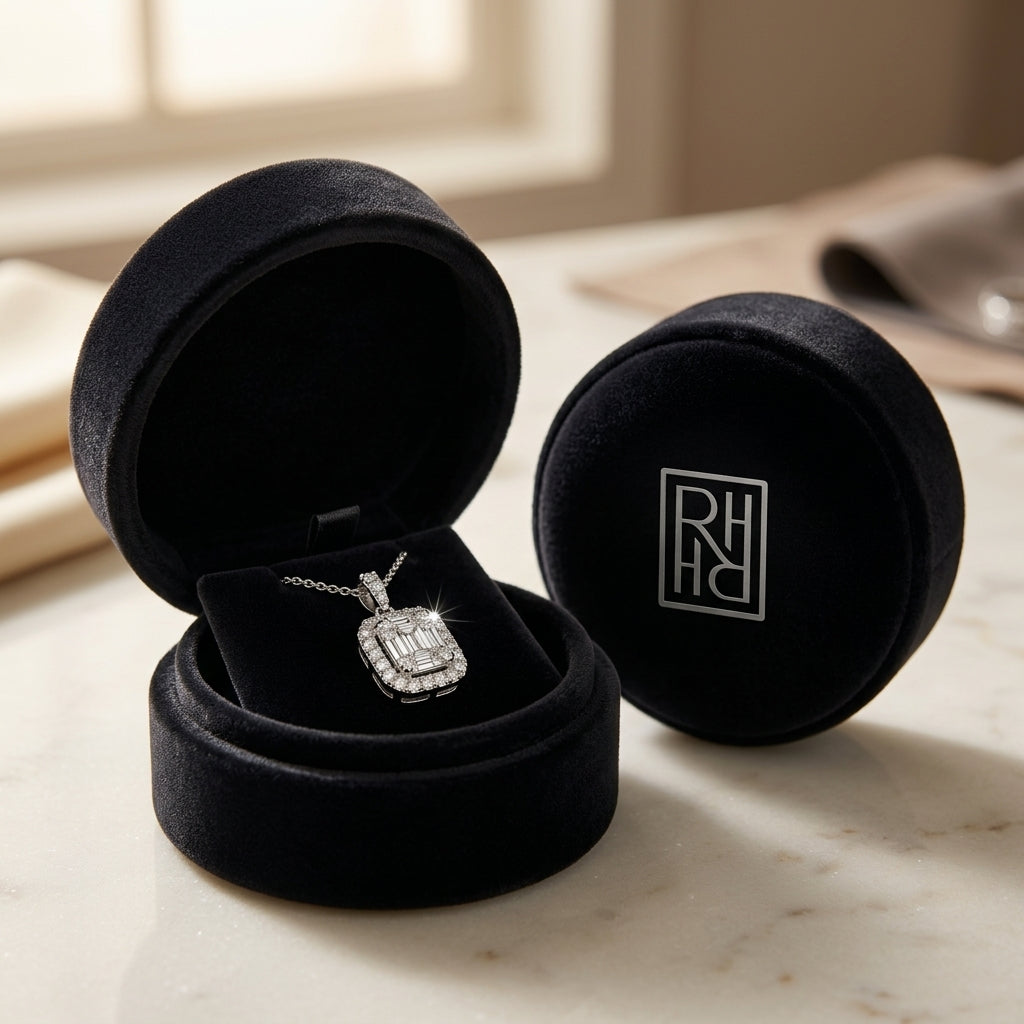 Diamond Earrings in 14K White Gold - presentation