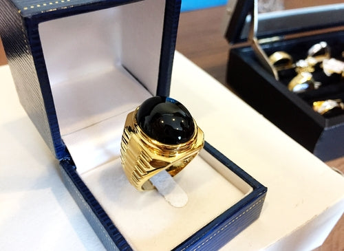 How to Take Care of a Diamond Onyx Ring