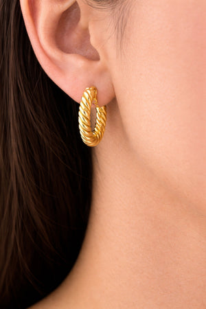 14K Yellow Gold Twisted Rope Hoop Earrings – detail view | RockHer