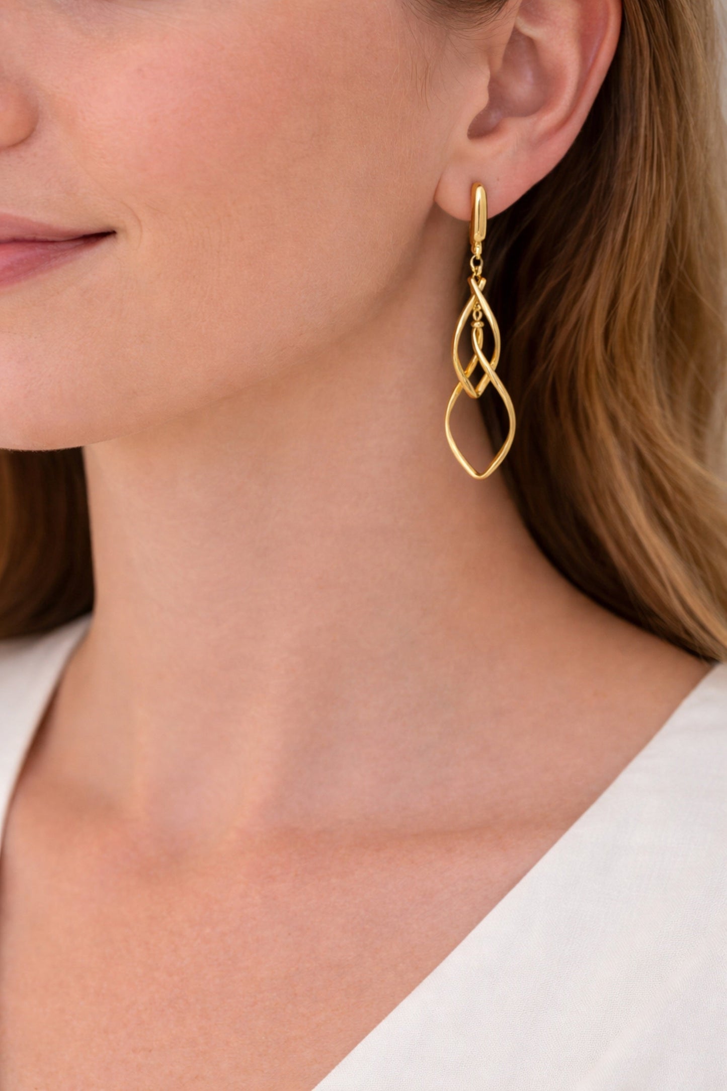 14K Yellow Gold Twisted Open-Link Drop Earrings – detail view | RockHer