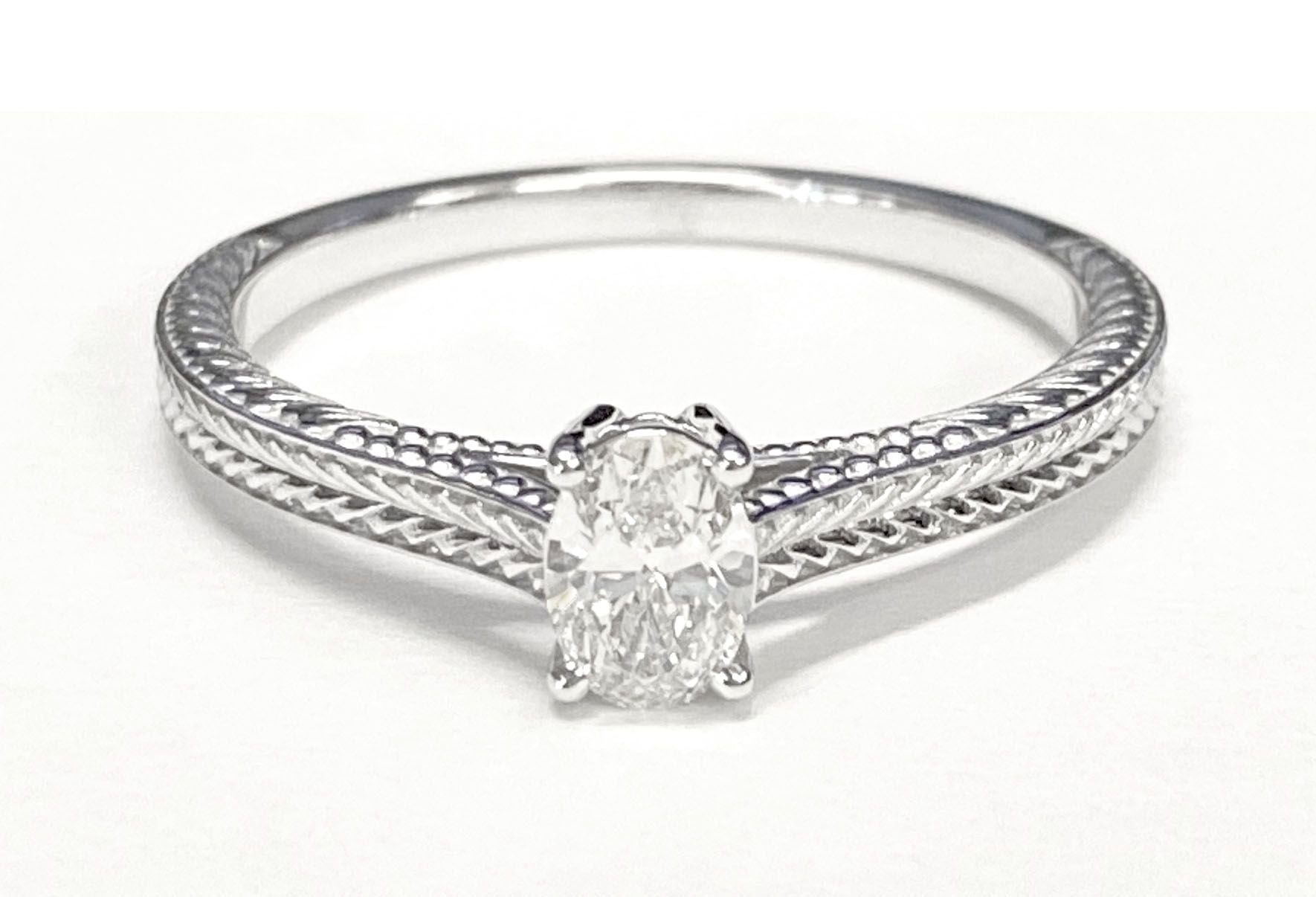 RockHer atelier photo of The Aida oval engagement ring setting in 18K Yellow Gold