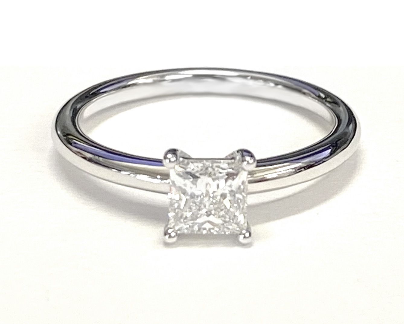 Platinum band of The Tori princess engagement ring setting | RockHer