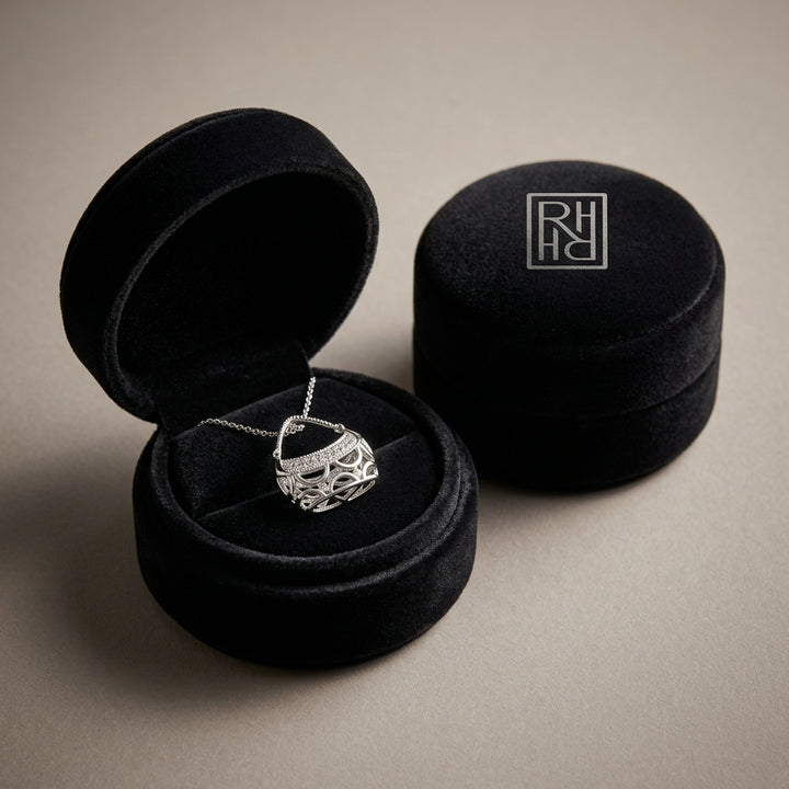 Diamond Handbag Pendant in 18K White Gold - presentation