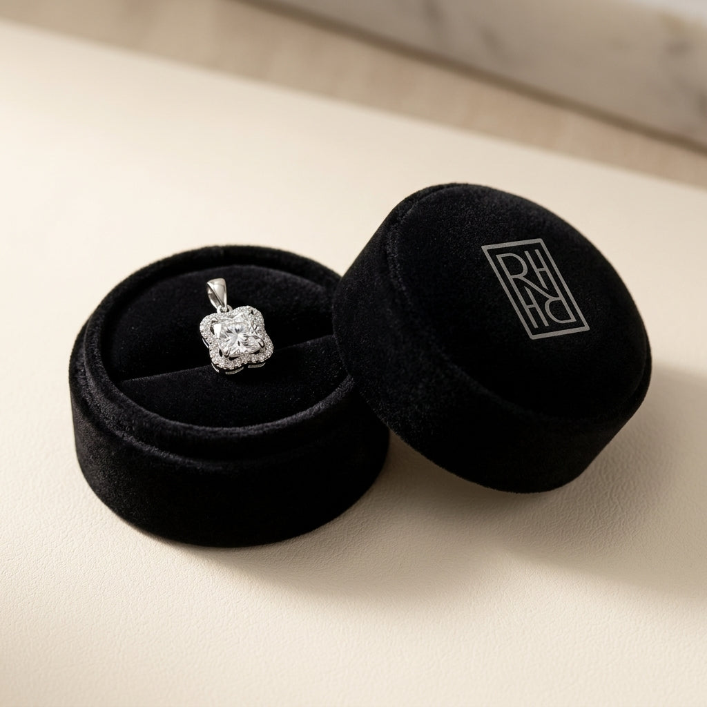 Diamond Earrings in 14K White Gold - presentation
