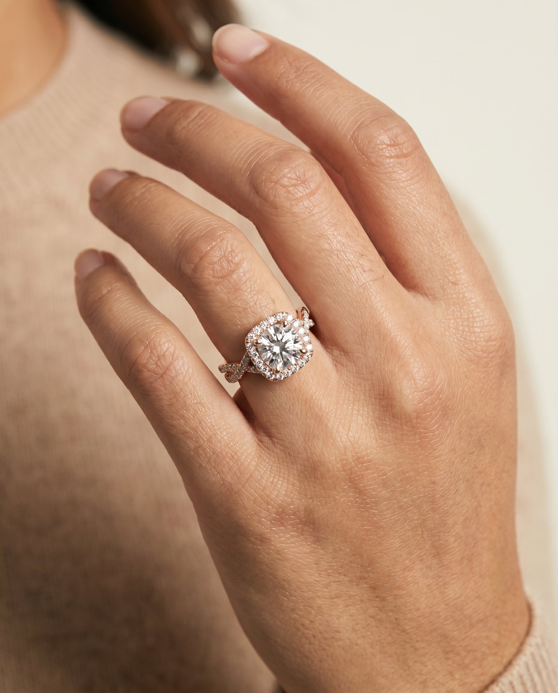 The Shania setting for round diamonds, made to order in 14K Rose Gold | RockHer