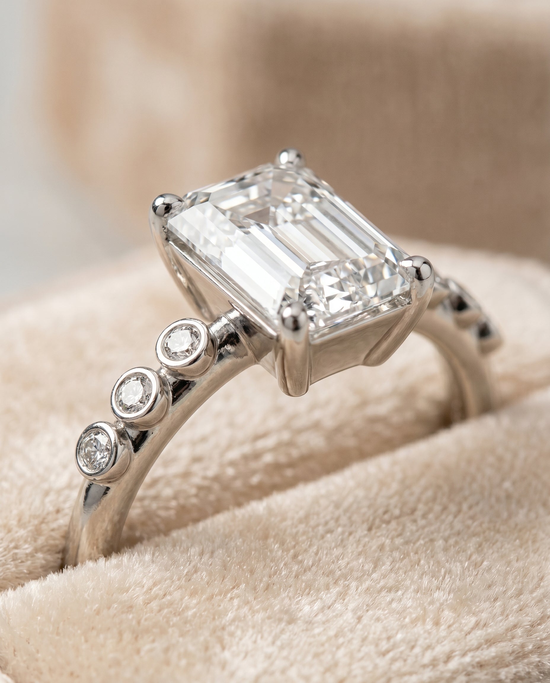 Platinum band of The Peggy emerald engagement ring setting | RockHer