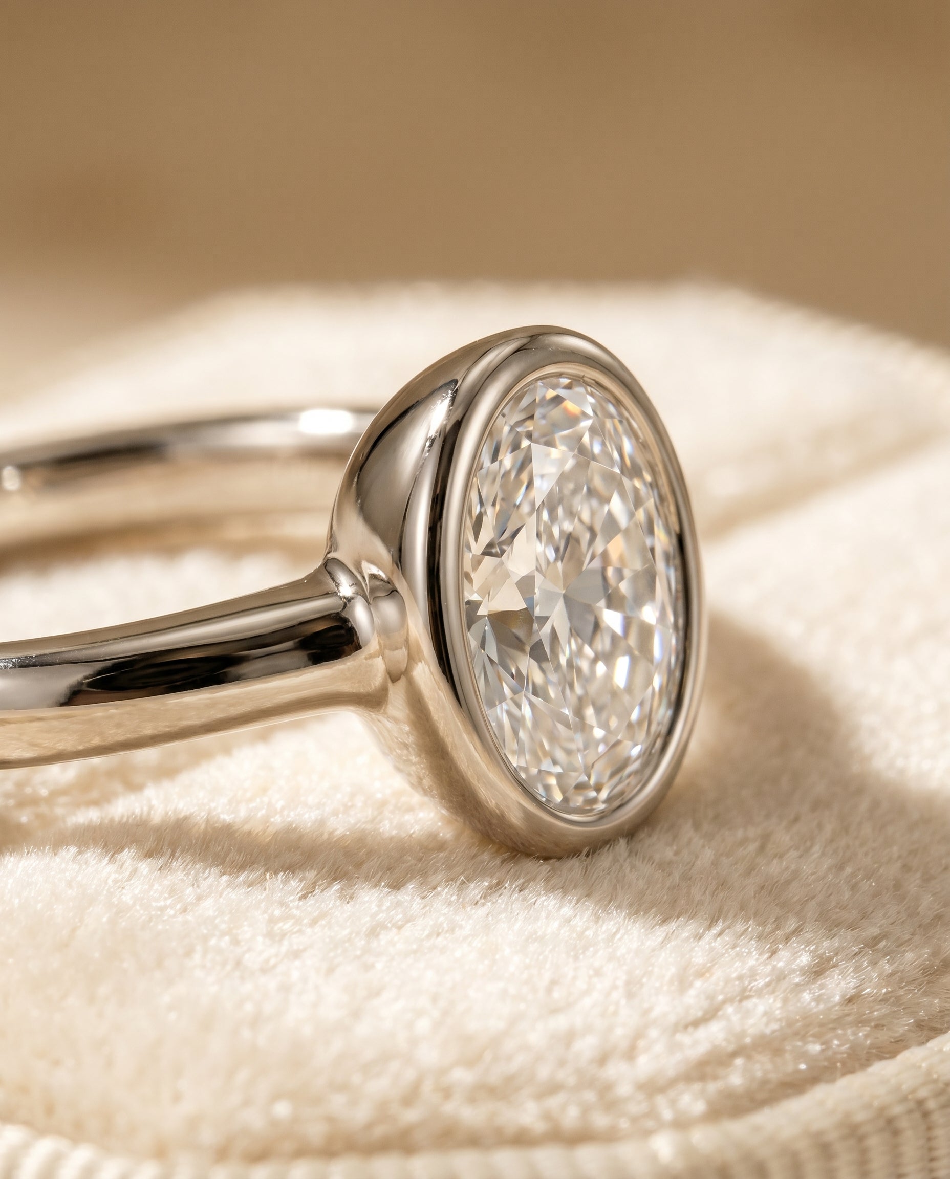 Platinum band of The Agnes oval engagement ring setting | RockHer