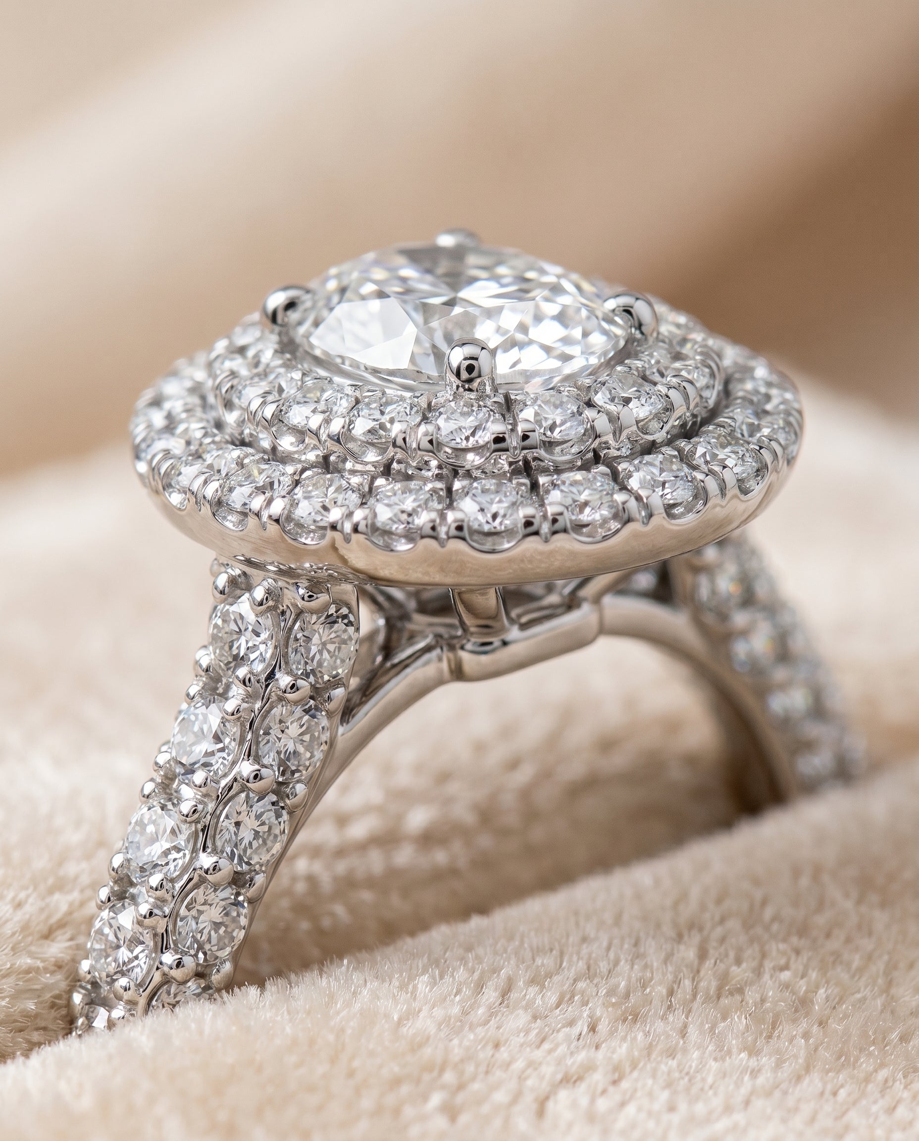 Platinum band of The Dinah oval engagement ring setting | RockHer