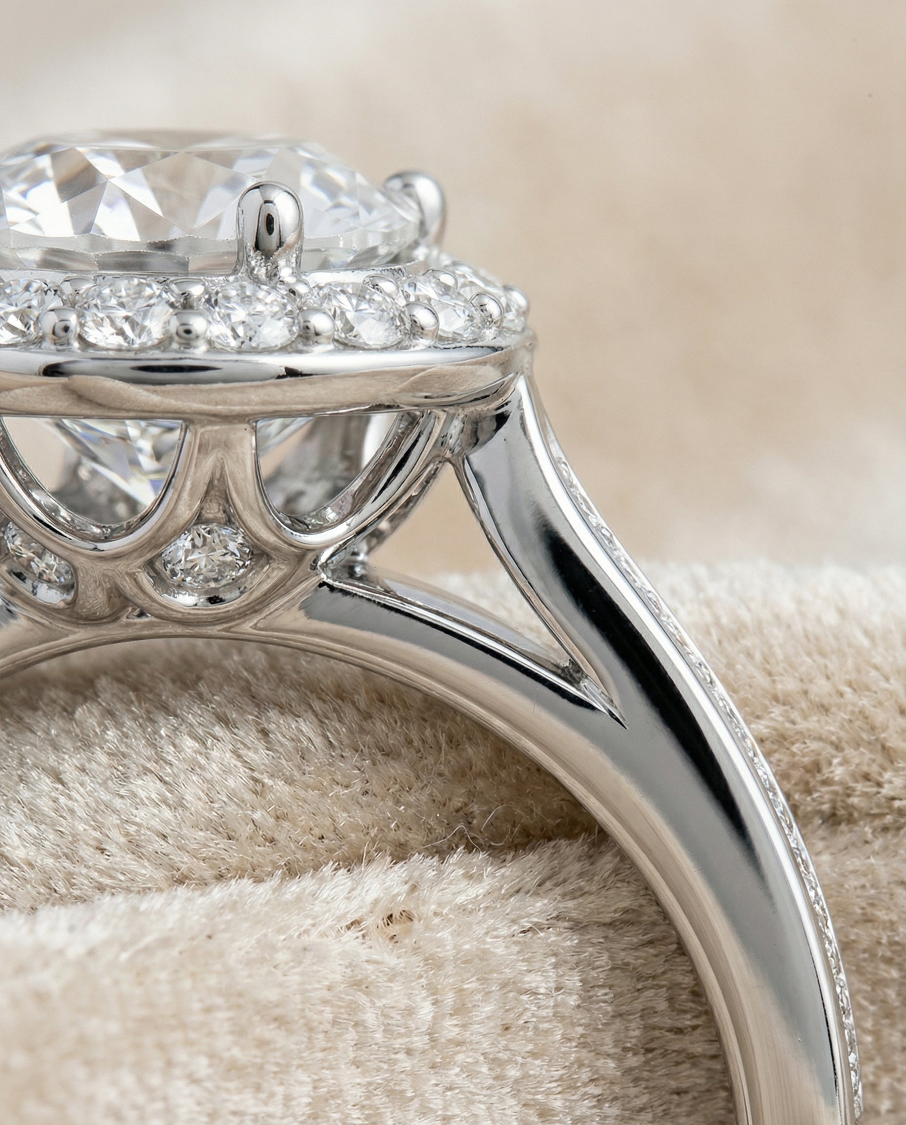 18K White Gold band of The Aria round engagement ring setting | RockHer