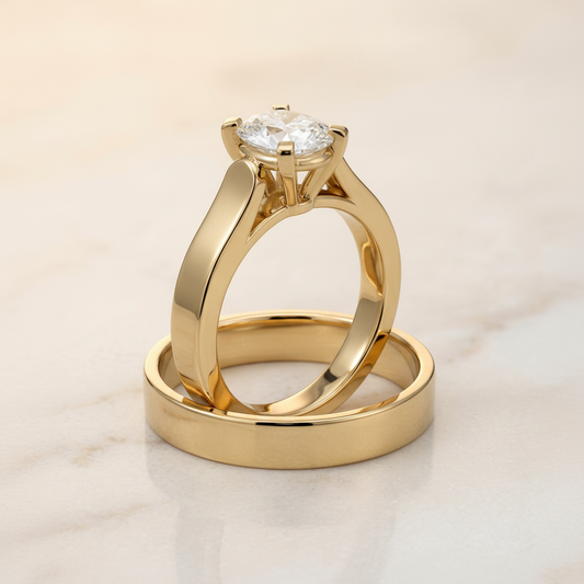 The Charlotte Matching Wedding Band, Oval in 18K Yellow Gold