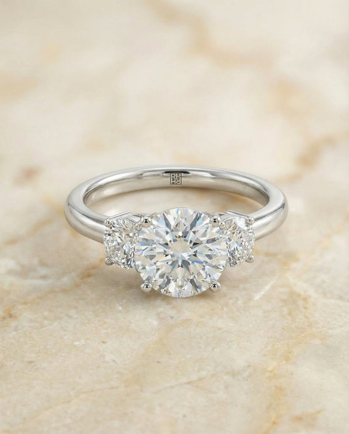 Anita Select Round engagement ring in Platinum