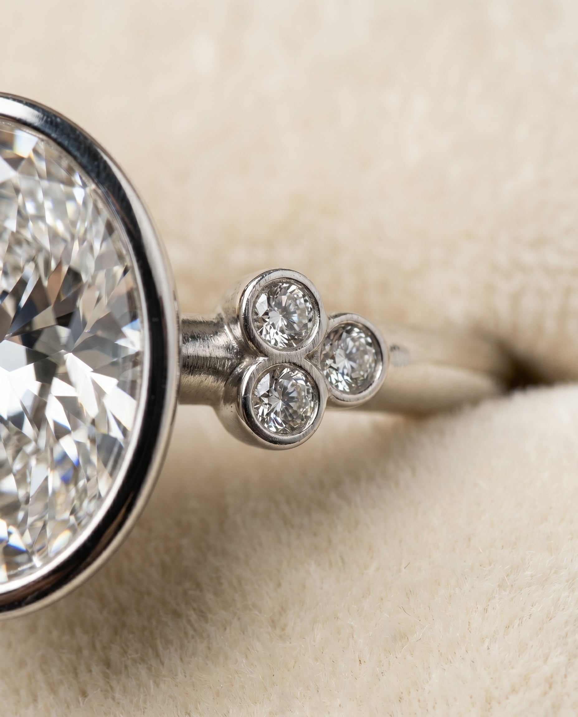 18K White Gold band of The Selena oval engagement ring setting | RockHer