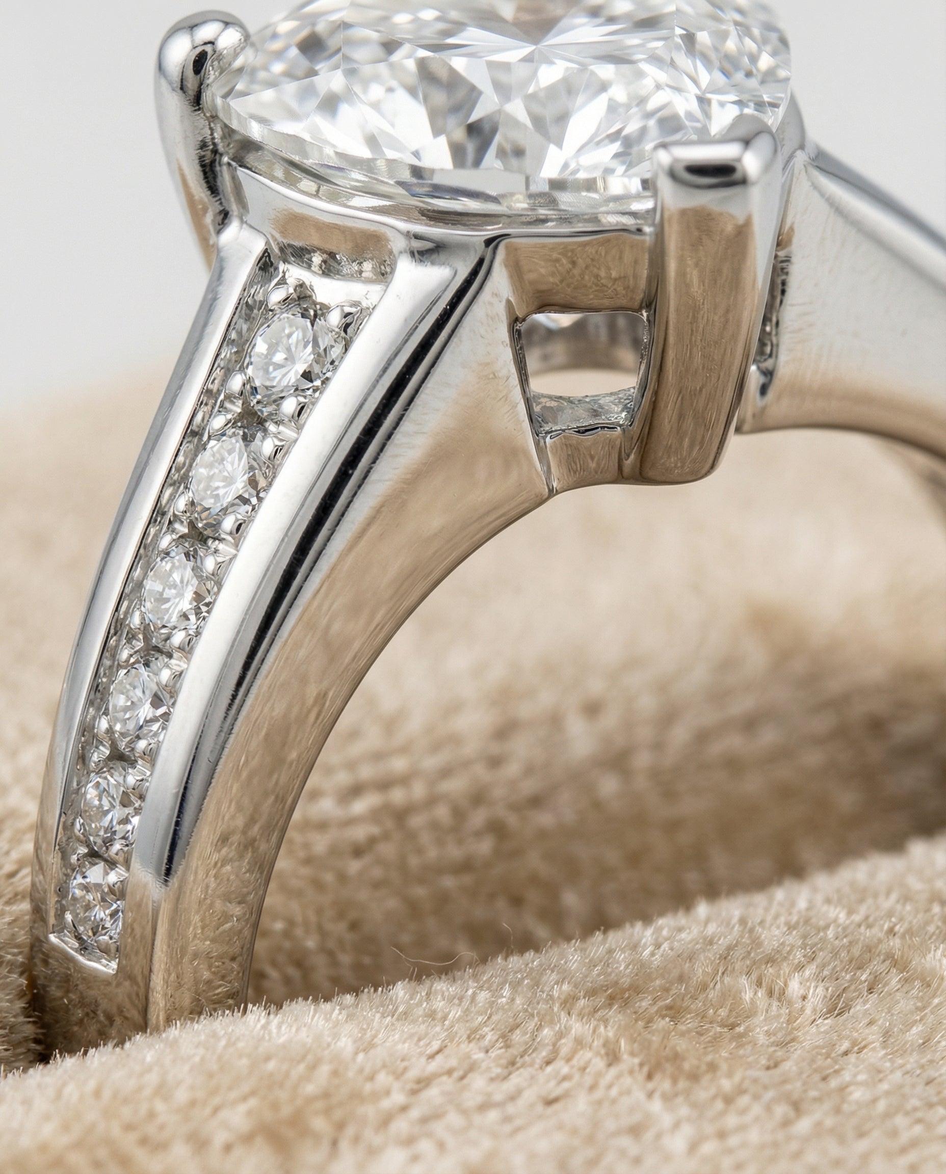 Platinum band of The Stevie heart engagement ring setting | RockHer