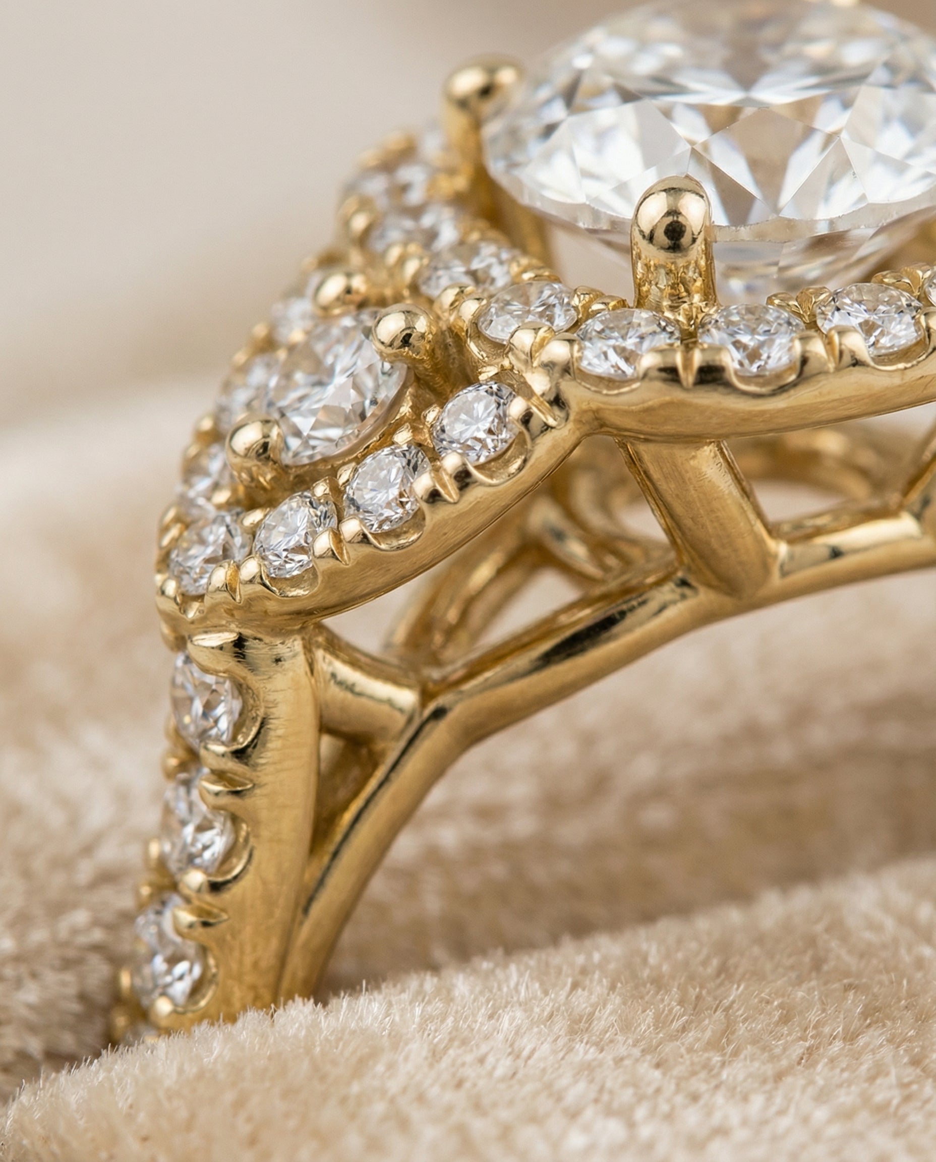 18K Yellow Gold band of The Jennifer round engagement ring setting | RockHer