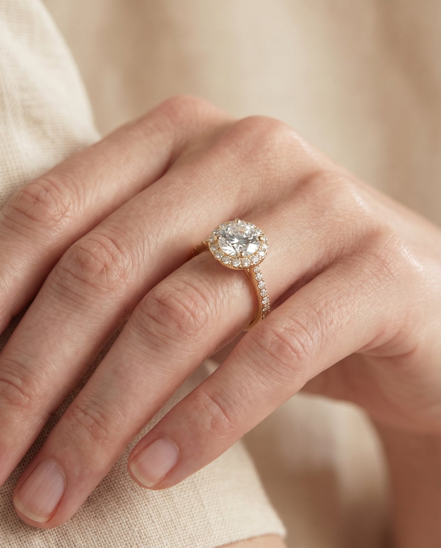 Dionne Select Round engagement ring in 14K Yellow Gold