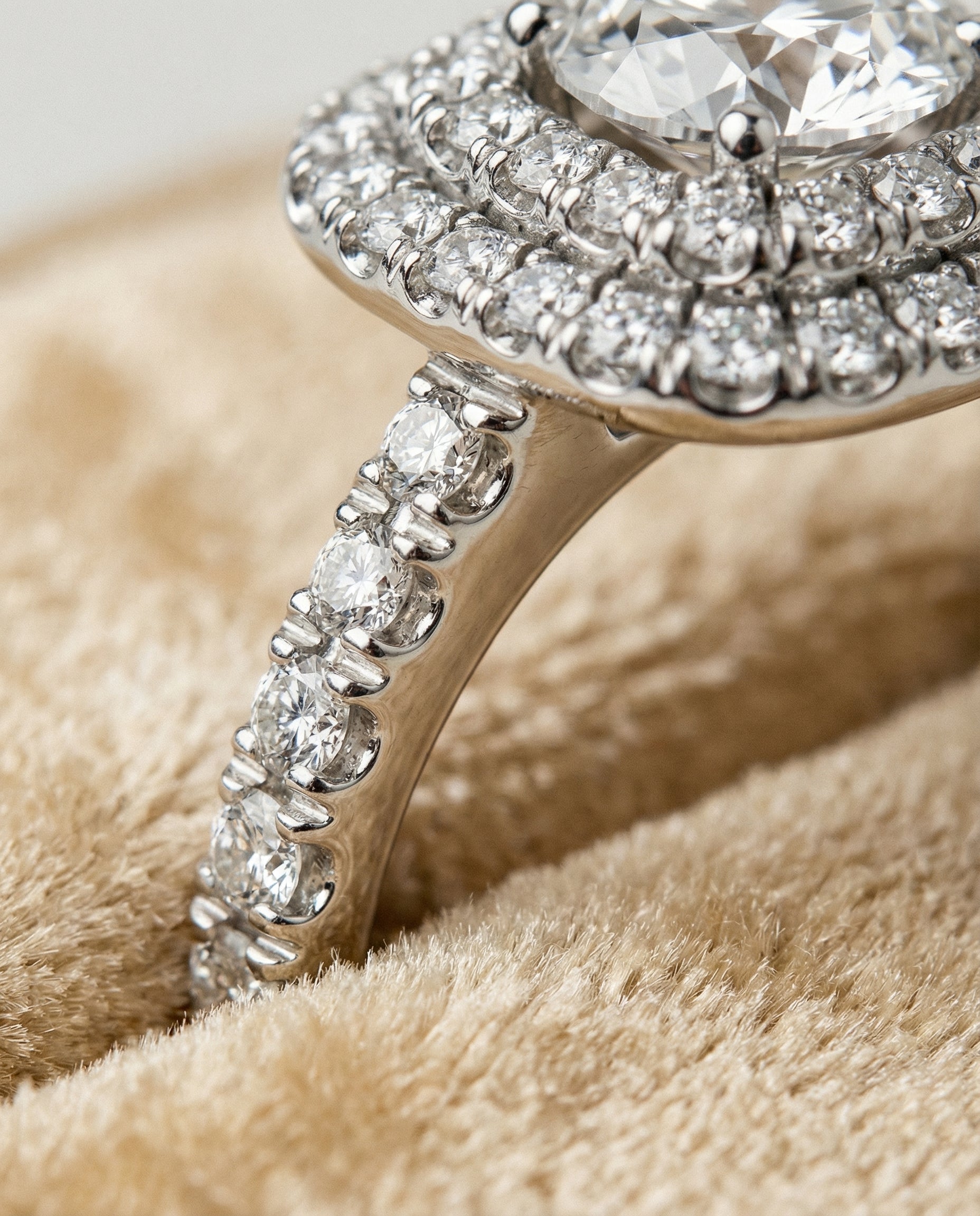 Platinum band of The Dixie round engagement ring setting | RockHer