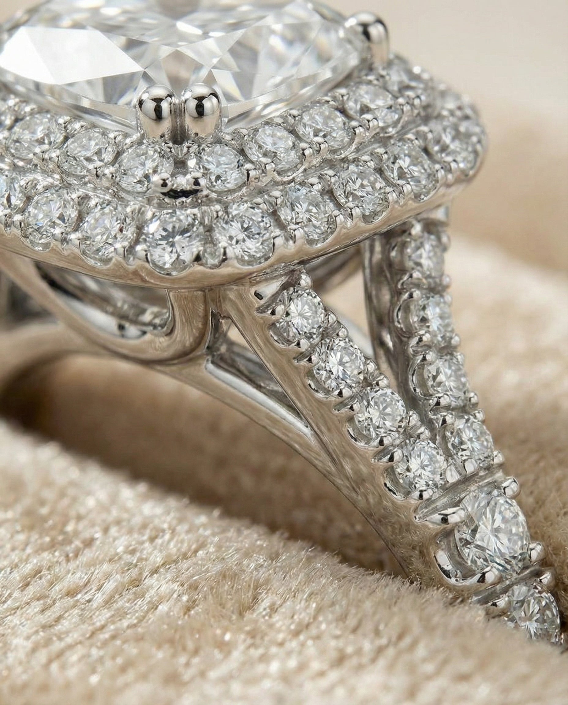 Platinum band of The Betty radiant engagement ring setting | RockHer