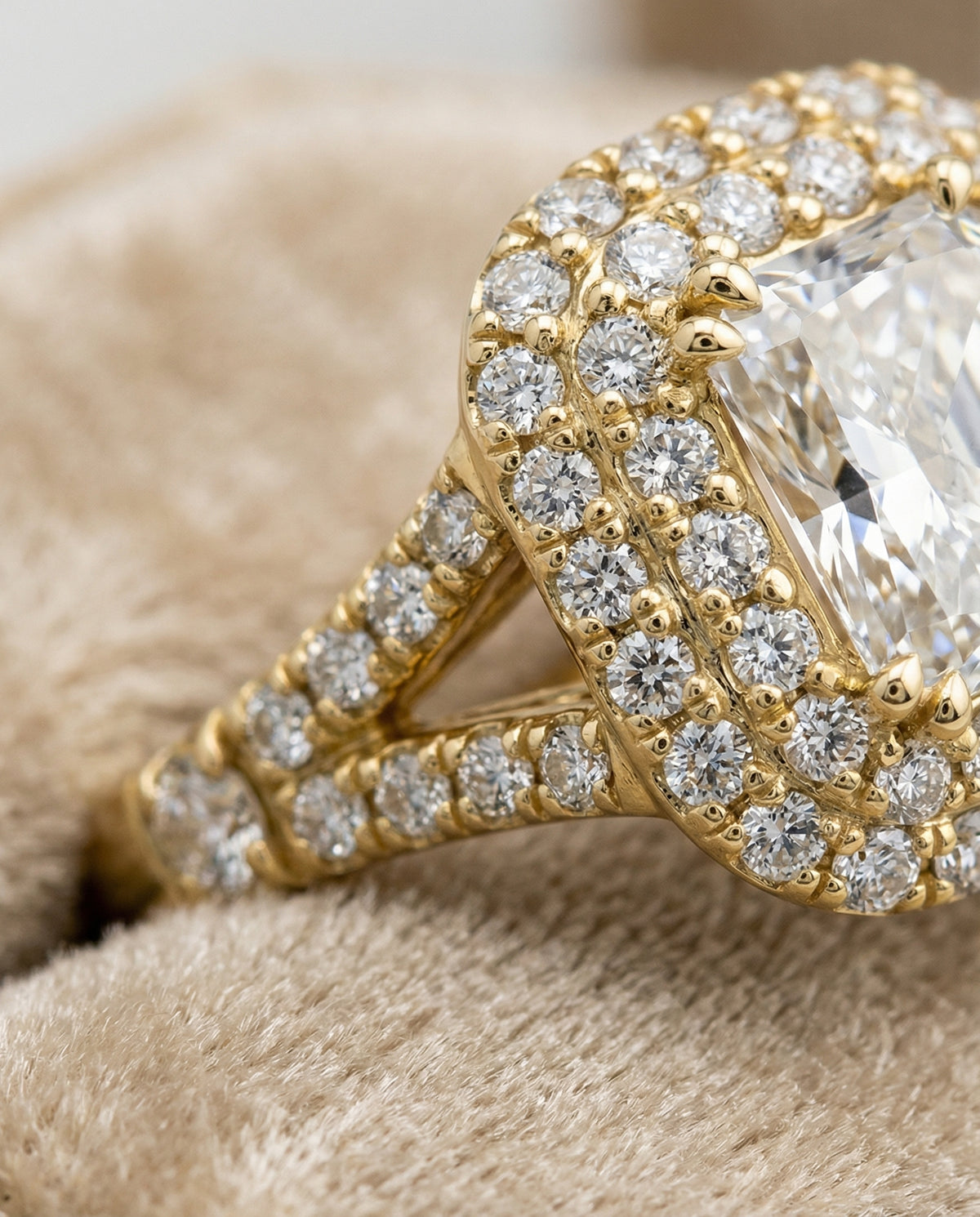 18K Yellow Gold band of The Betty radiant engagement ring setting | RockHer
