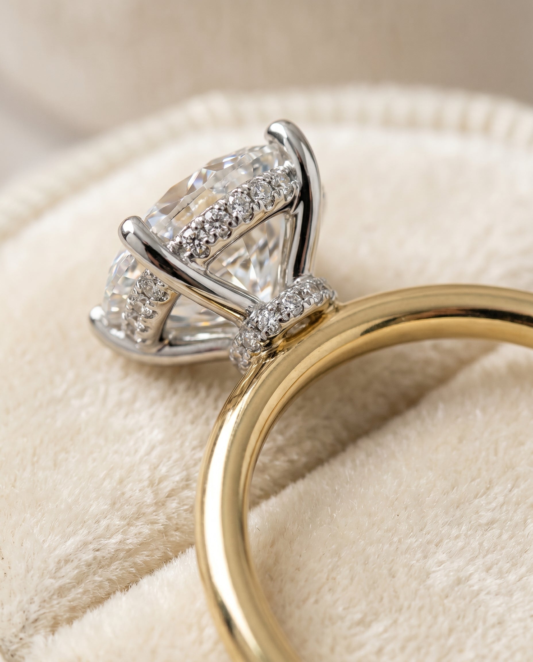 18K Yellow Gold band of The Dolly round engagement ring setting | RockHer