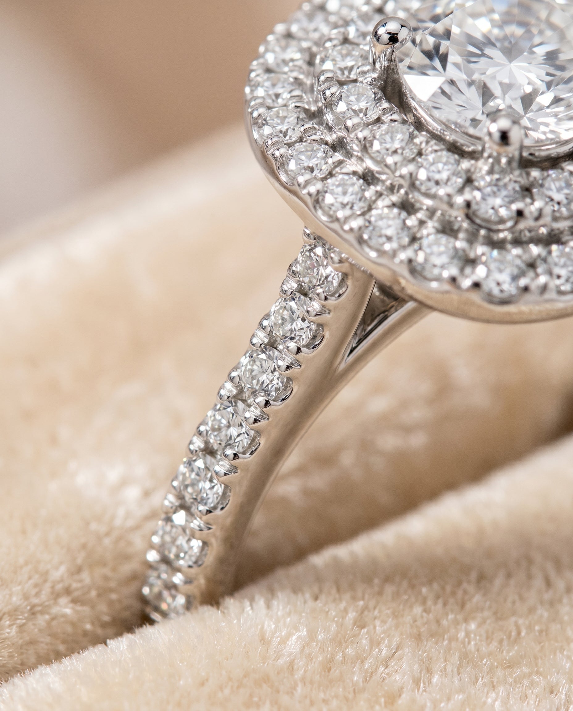Platinum band of The Whitney cushion engagement ring setting | RockHer