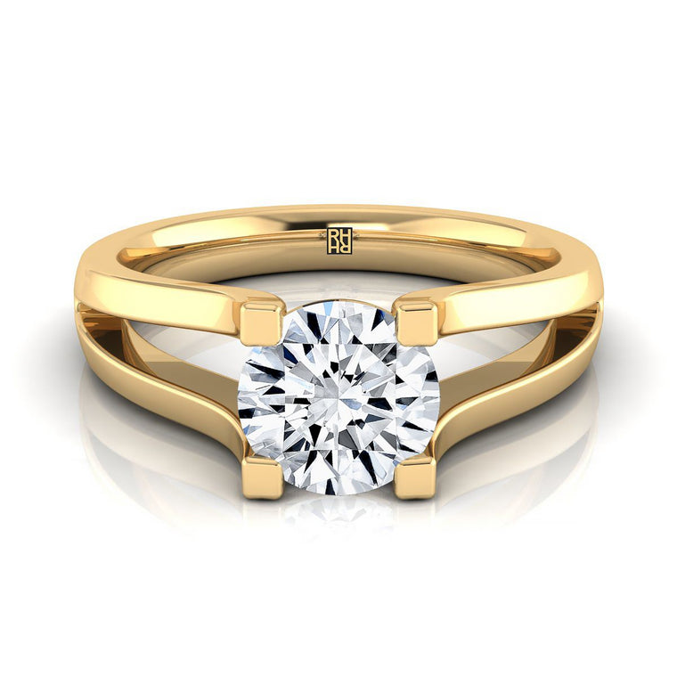 The Lorelei Select Solitaire Round Lab Diamond Engagement Ring in 18K Yellow Gold