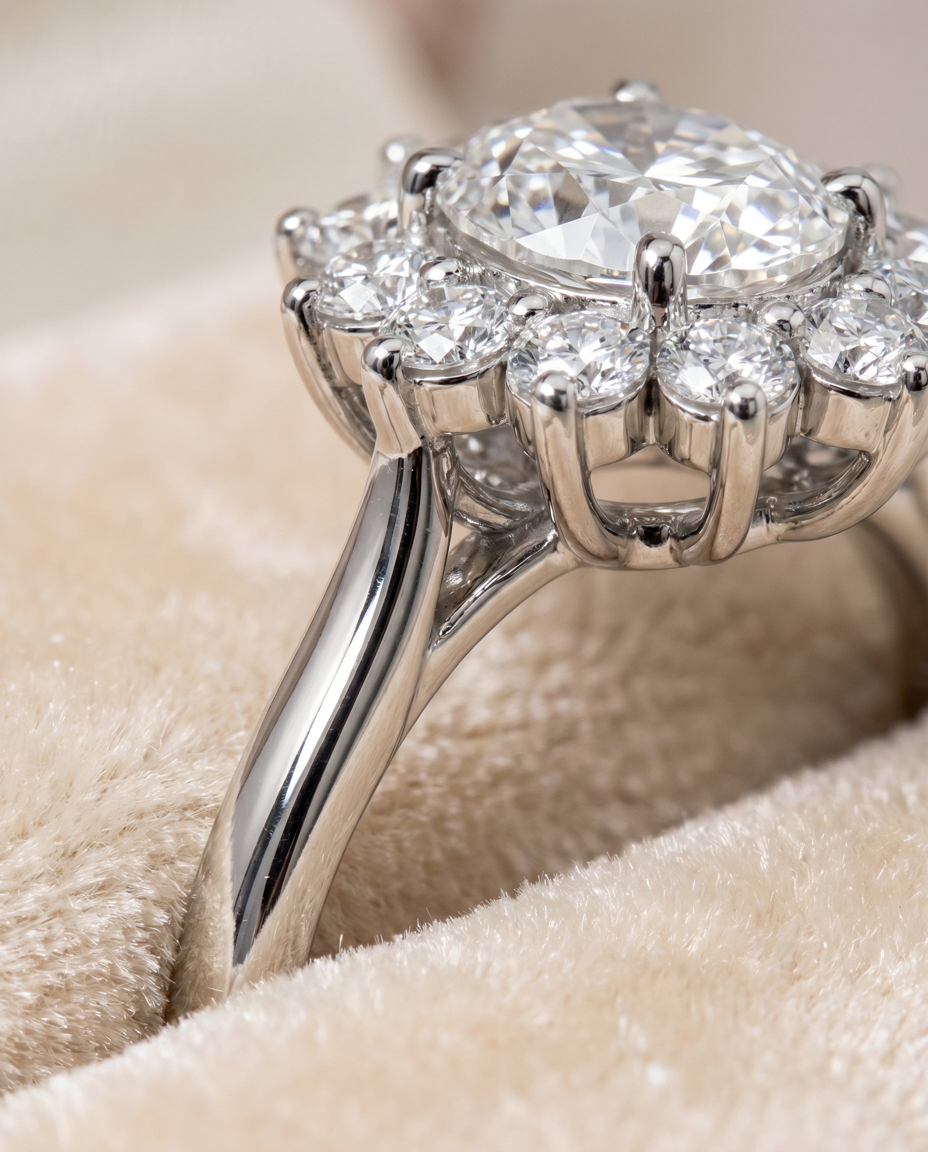 Platinum band of The Eloise oval engagement ring setting | RockHer