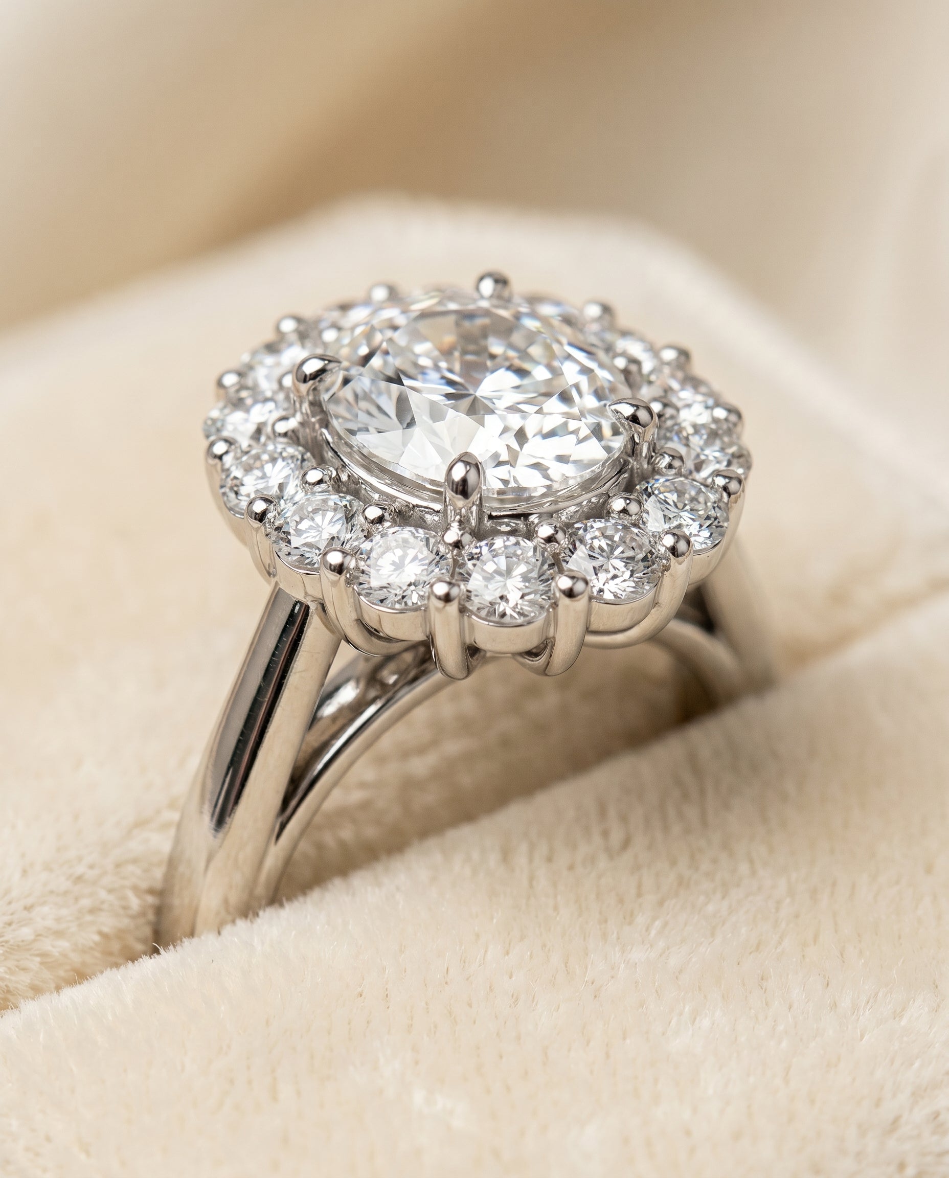 Platinum band of The Faith oval engagement ring setting | RockHer
