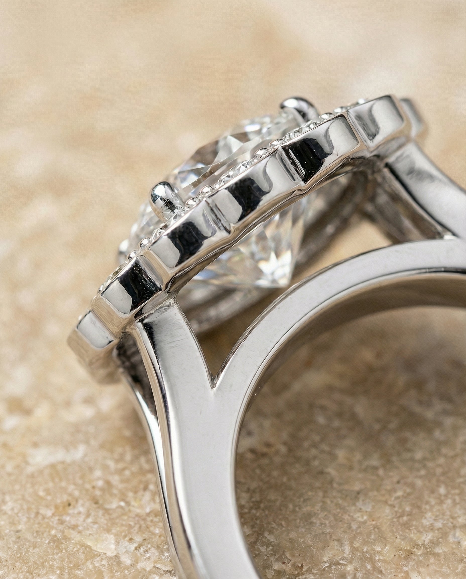 Platinum band of The Nera round engagement ring setting | RockHer
