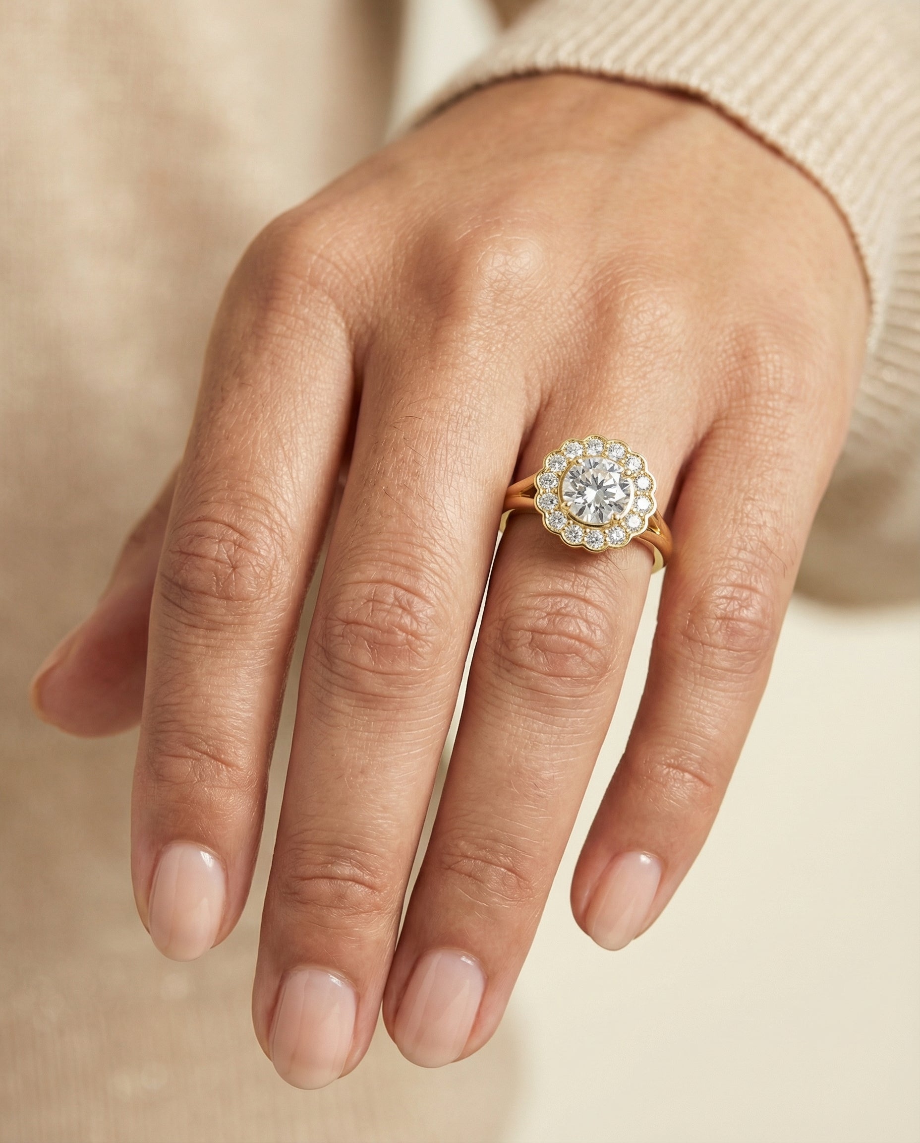 The Nera setting for round diamonds, made to order in 18K Yellow Gold | RockHer