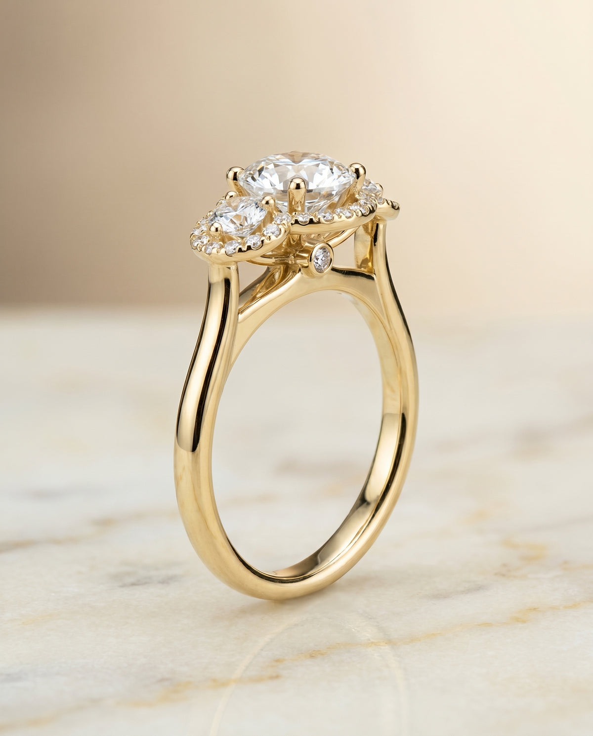 The Anna round engagement ring setting in 18K Yellow Gold | RockHer