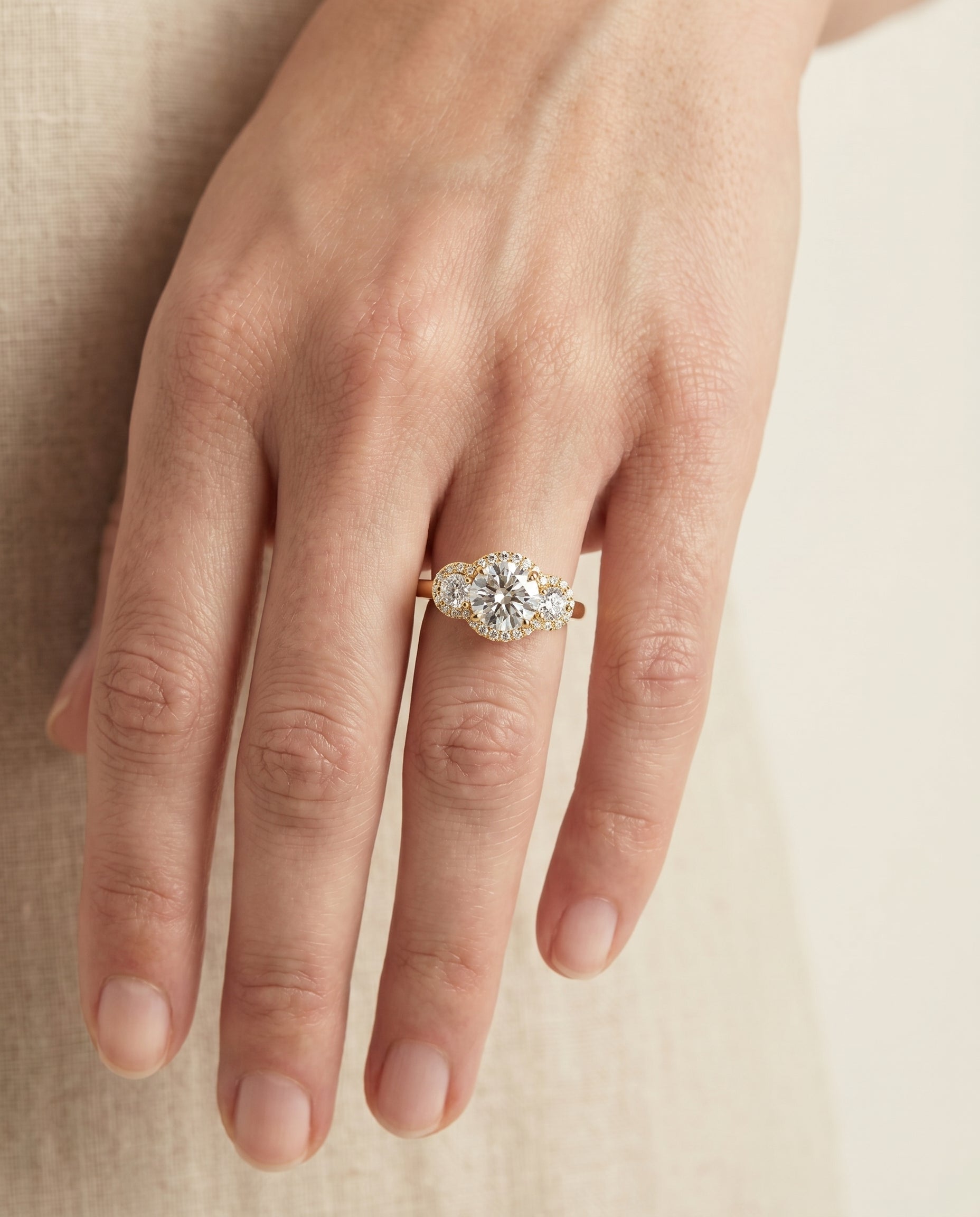 The Anna setting for round diamonds, made to order in 18K Yellow Gold | RockHer