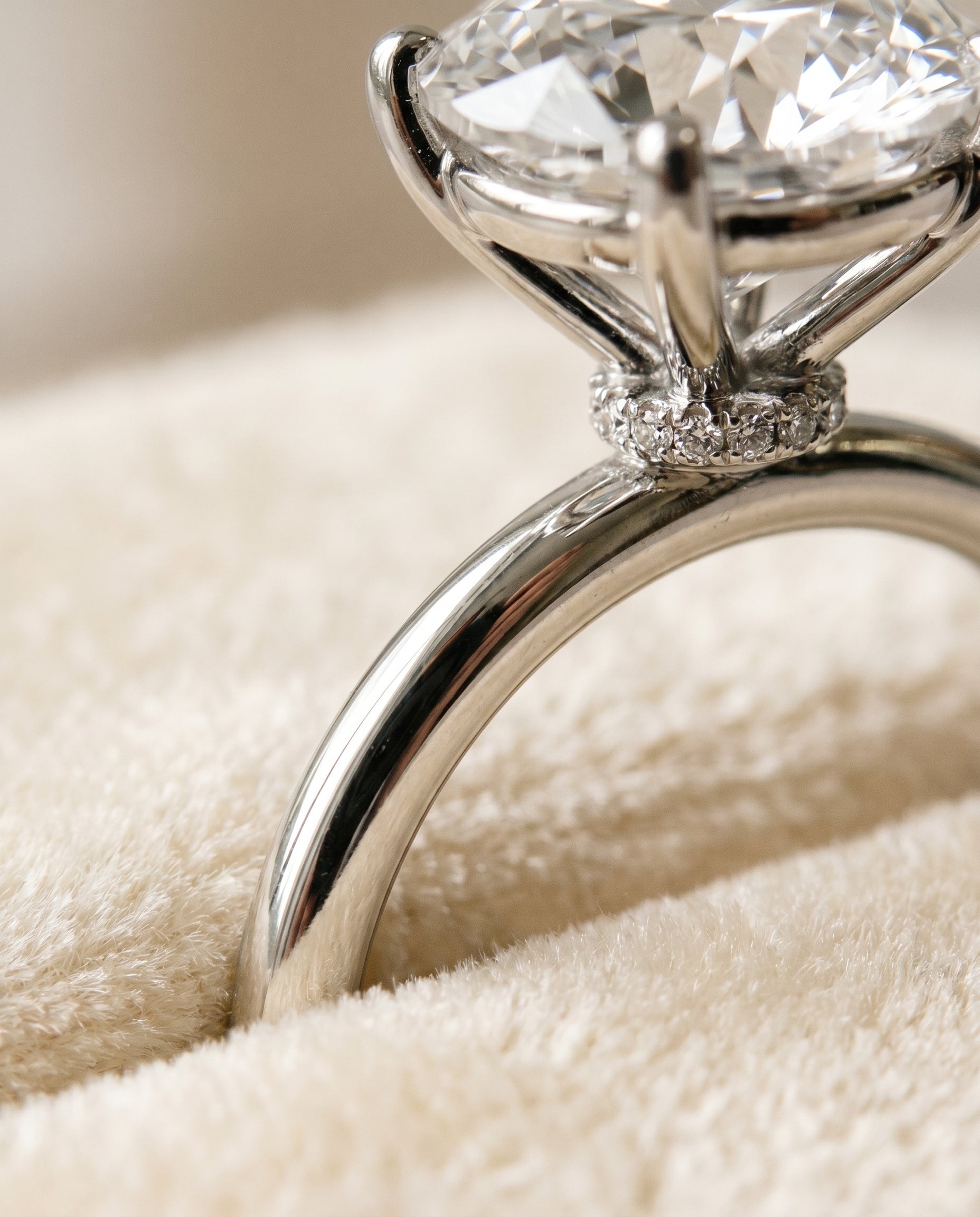 18K White Gold band of The Joni round engagement ring setting | RockHer