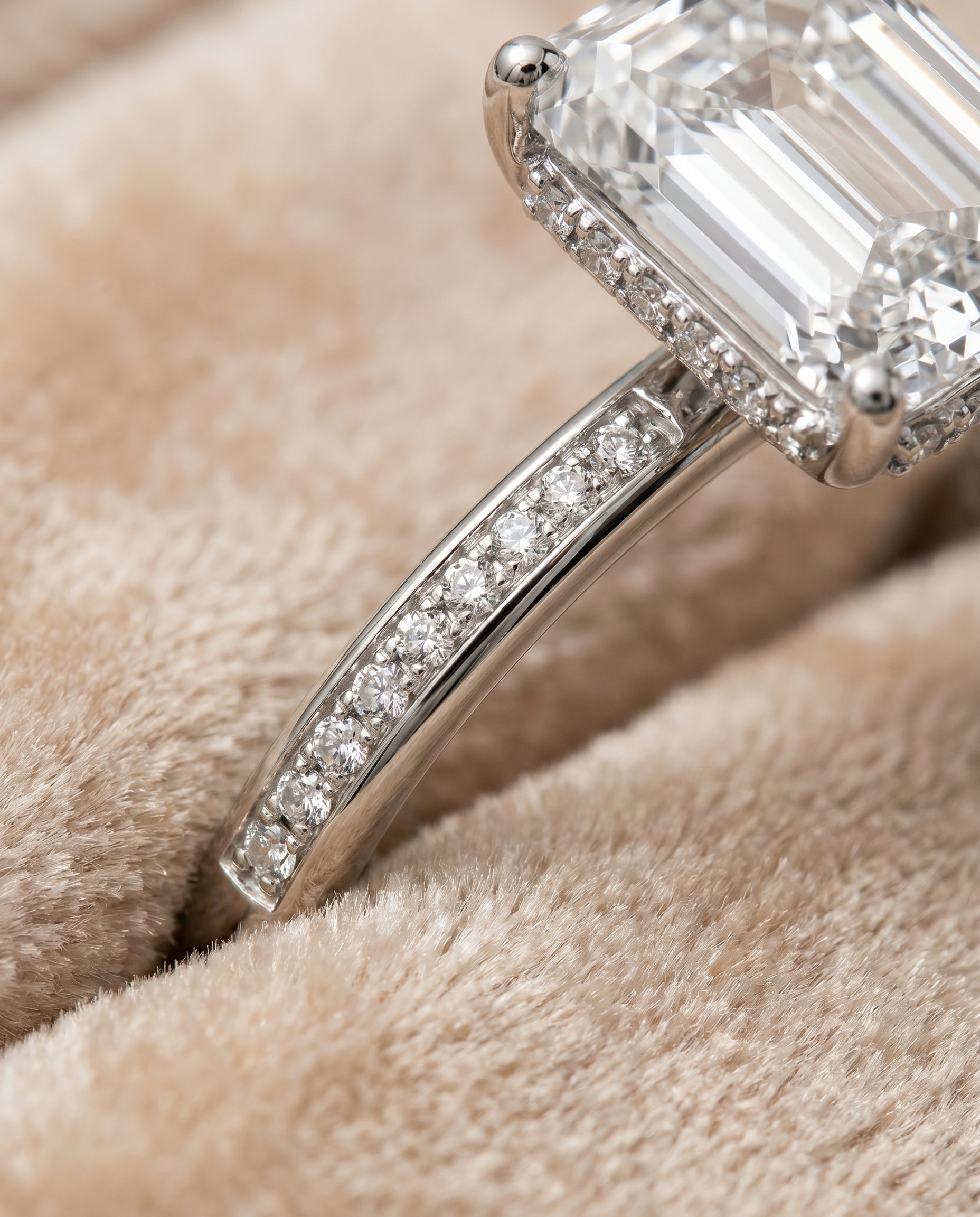 Platinum band of The Brenda emerald engagement ring setting | RockHer