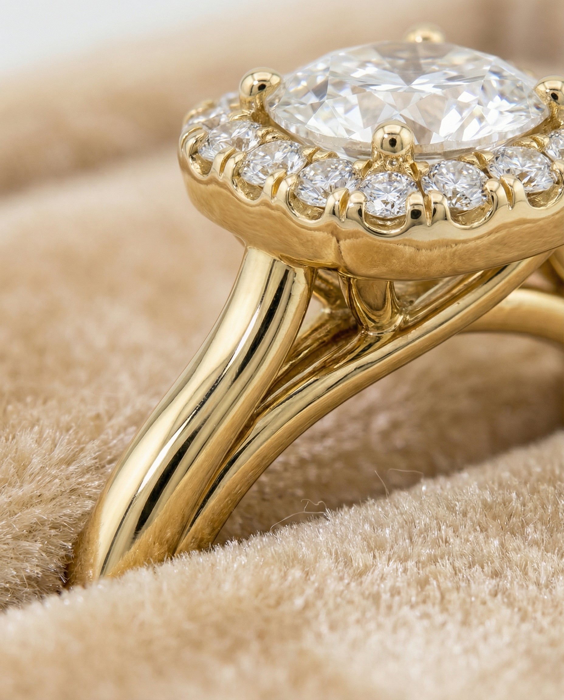 The Amy setting for cushion diamonds, made to order in 18K Yellow Gold | RockHer