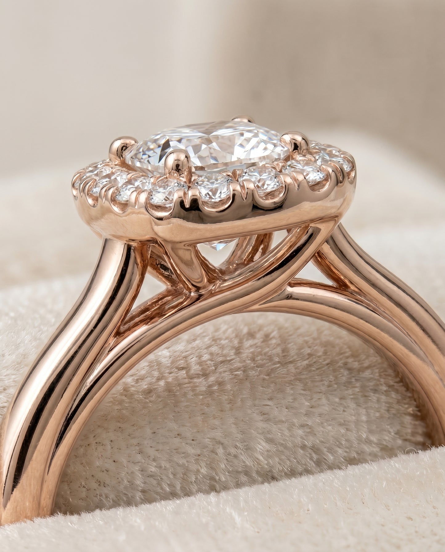 Cushion, High Polish Simple Halo, in 18K Rose Gold, prong setting – detail view | RockHer