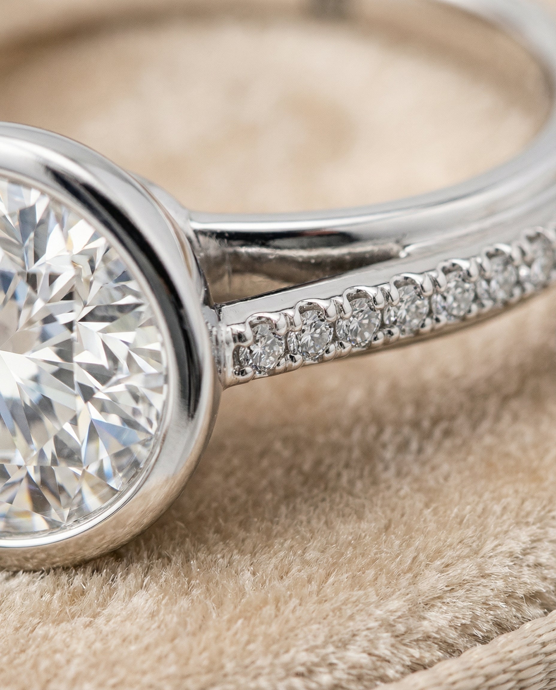 Platinum band of The Cappella round engagement ring setting | RockHer