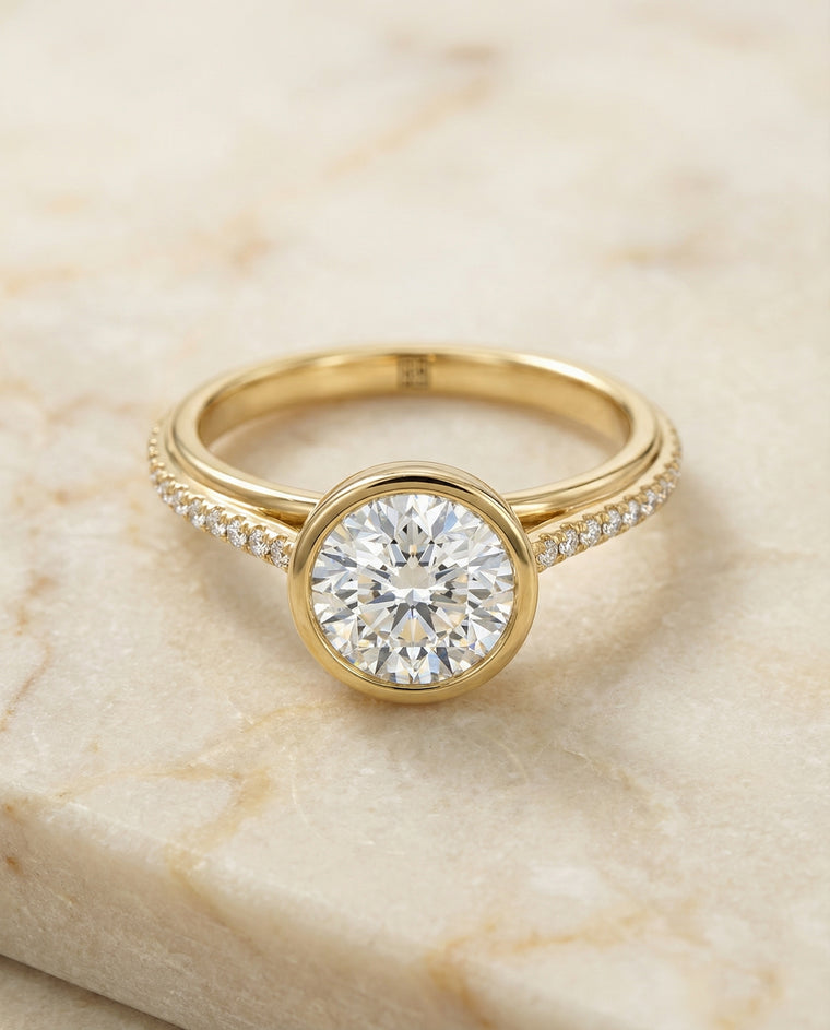 The Cappella Linear Bezel Pavé Round Engagement Ring Setting in 18K Yellow Gold