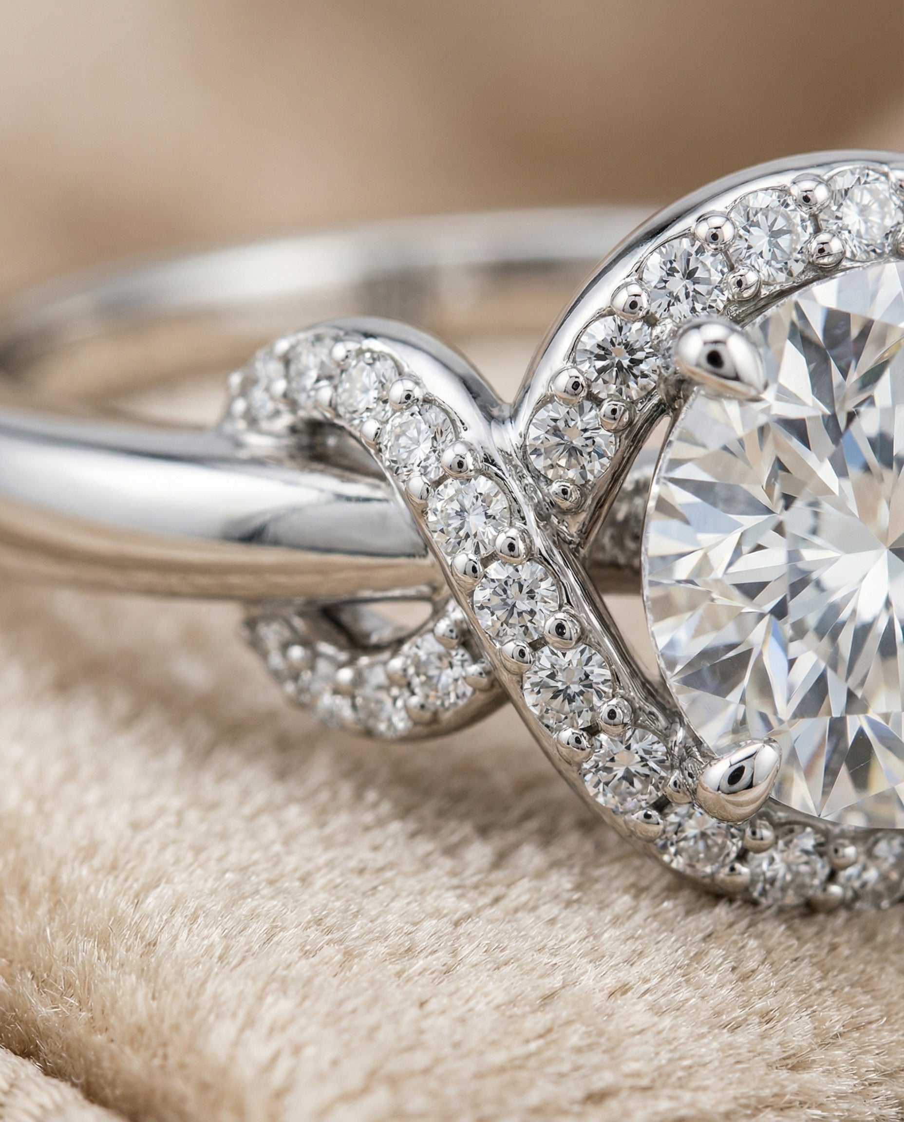 Platinum band of The Calista round engagement ring setting | RockHer