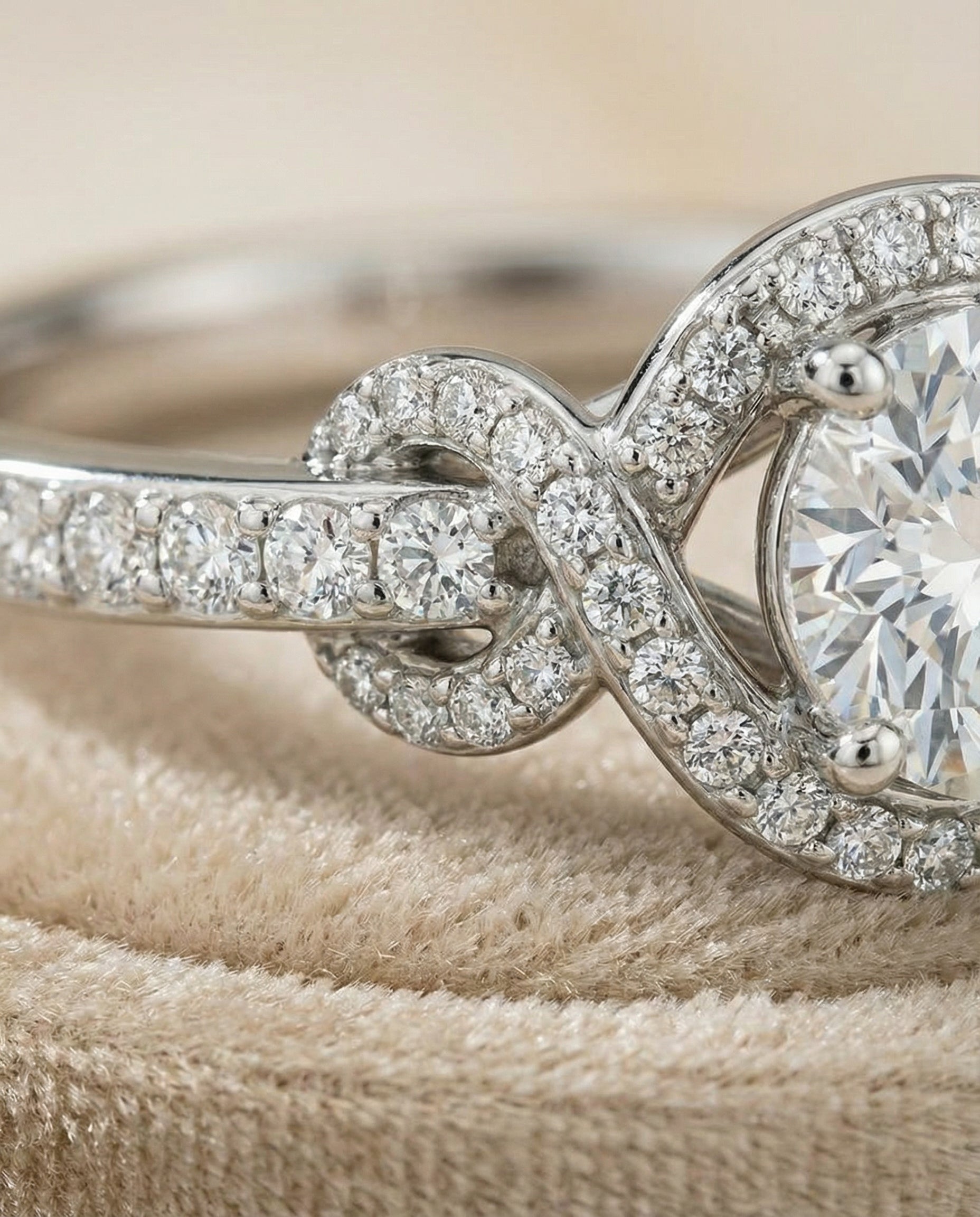 Platinum band of The Bess round engagement ring setting | RockHer