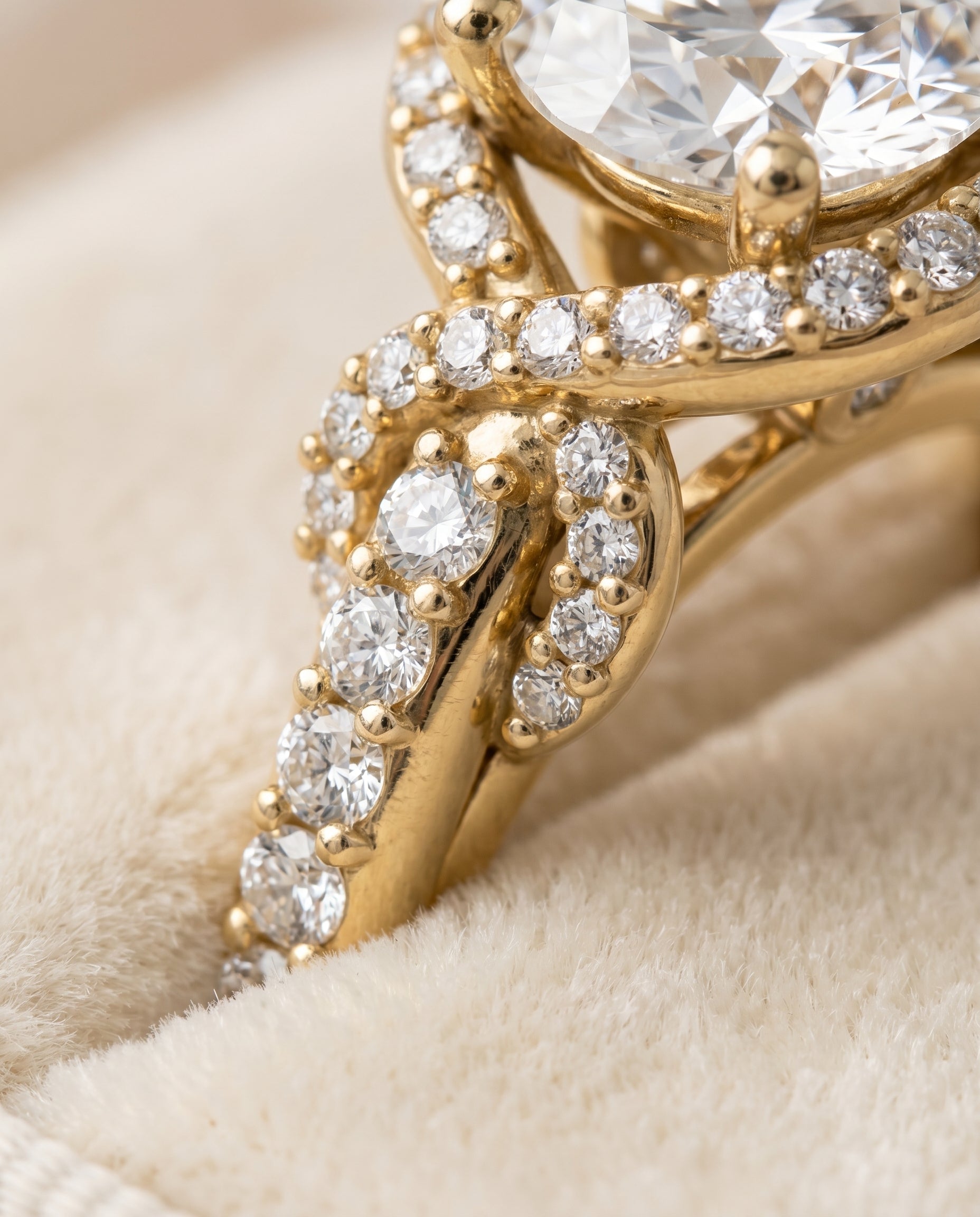 18K Yellow Gold band of The Bess round engagement ring setting | RockHer