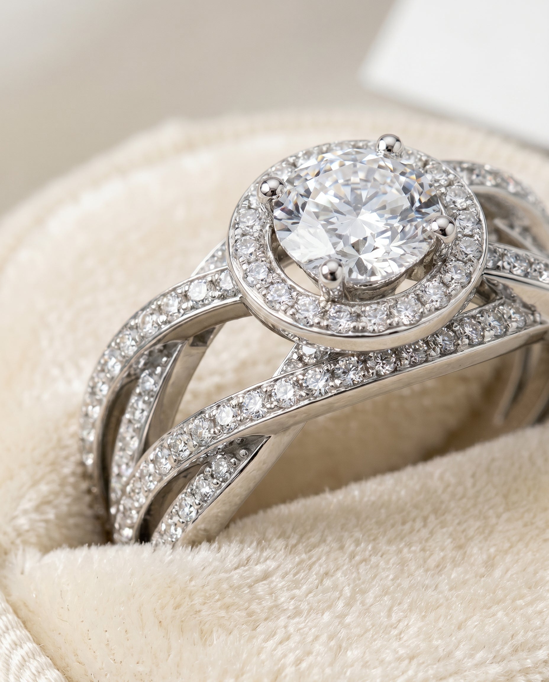 18K White Gold band of The Rosina round engagement ring setting | RockHer