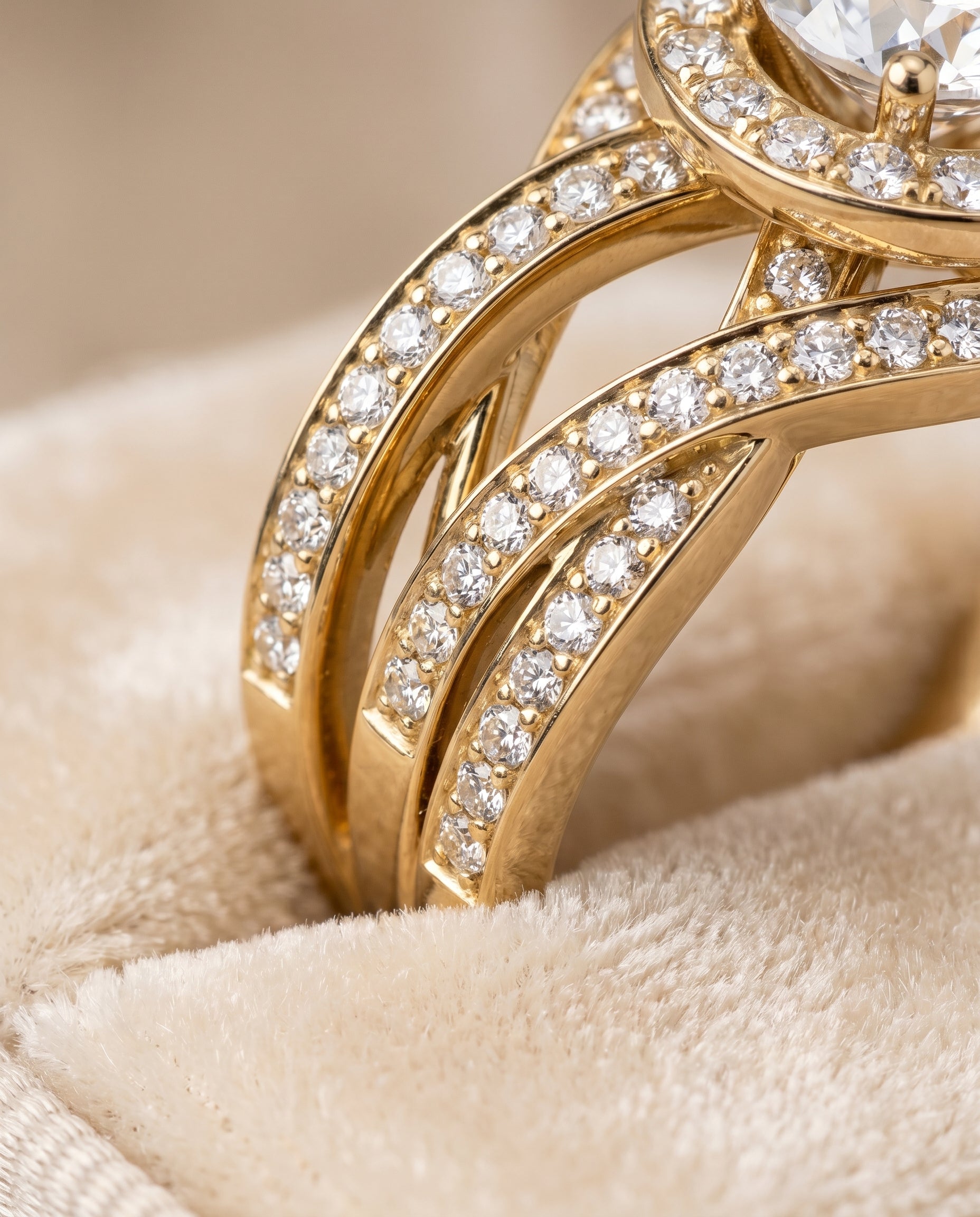 18K Yellow Gold band of The Rosina round engagement ring setting | RockHer