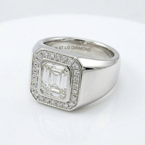 Women's Pavé Border lab-grown diamond letter signet ring in Platinum, letter D, product photography