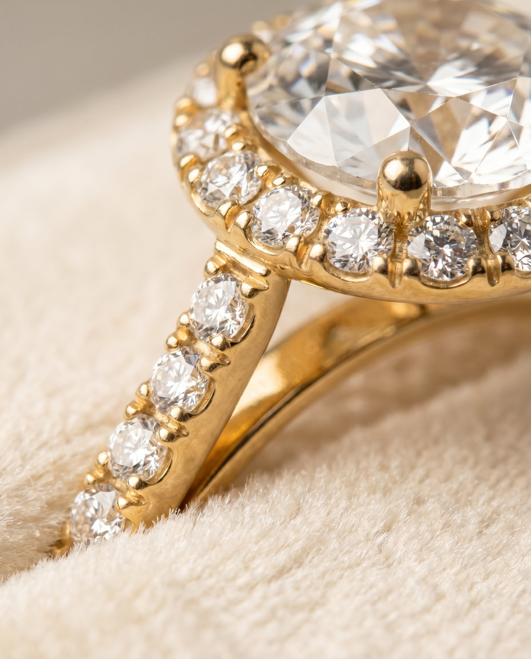 18K Yellow Gold band of The Dylan round engagement ring setting | RockHer