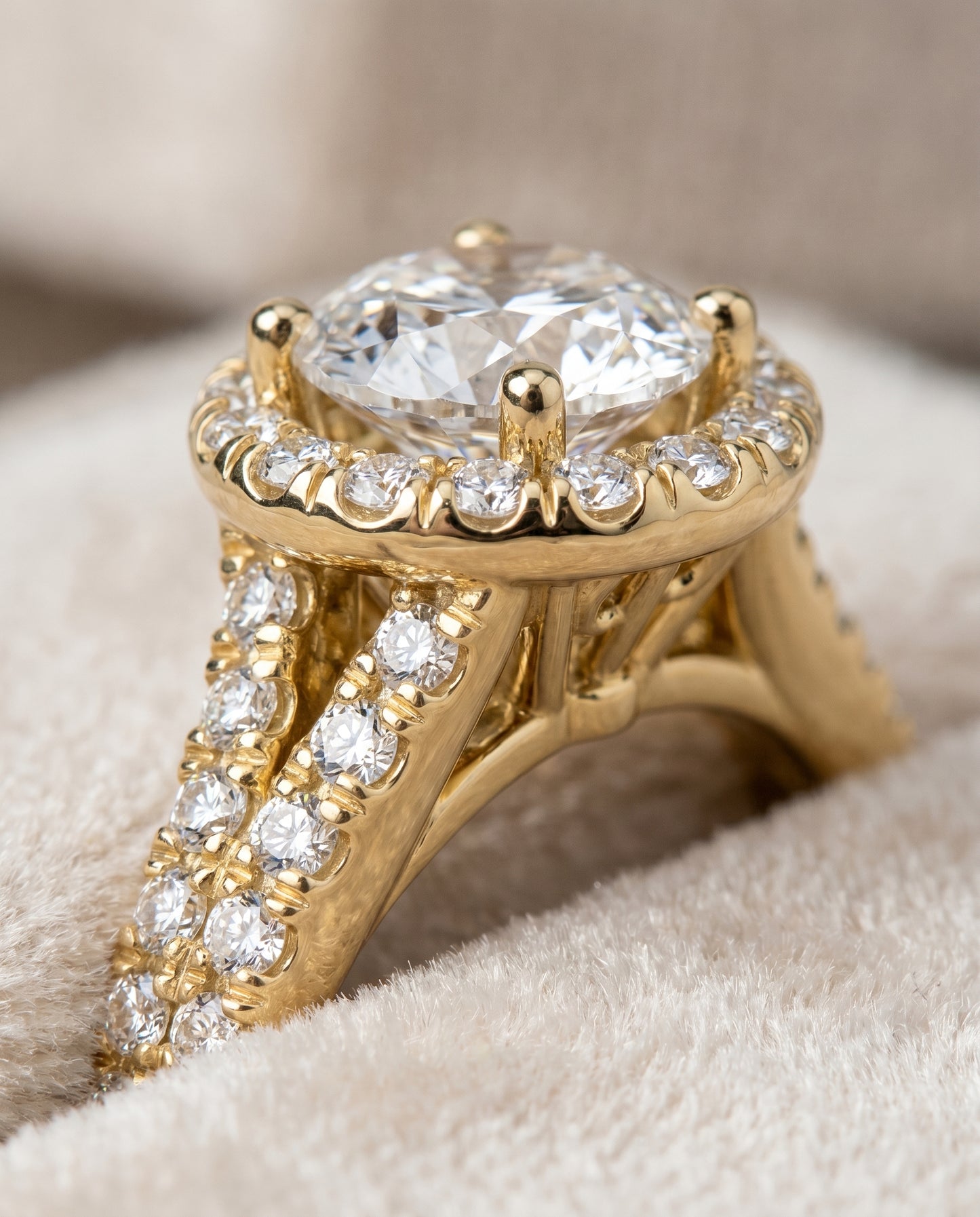 Round Brilliant, Petite Split Shank Halo, in 18K Yellow Gold, pave setting – detail view | RockHer