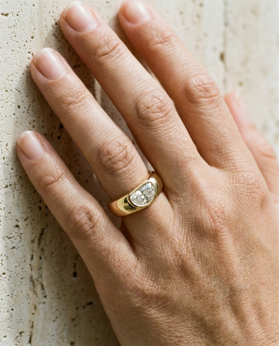 The Remi setting for diamond diamonds, made to order in 18K Yellow Gold | RockHer