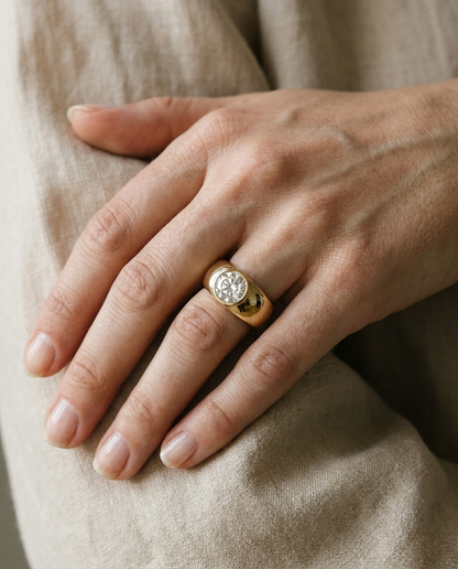 The Remi — Bezel-Set Cigar Band Round in 18K Yellow Gold