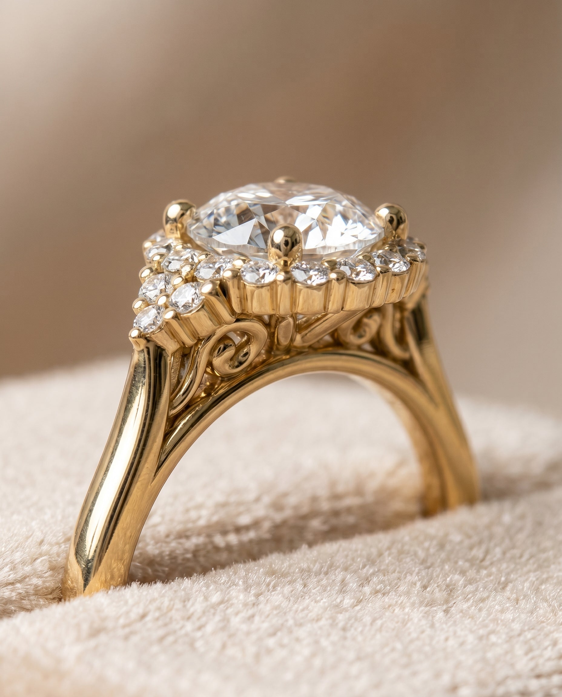 18K Yellow Gold band of The Kai round engagement ring setting | RockHer