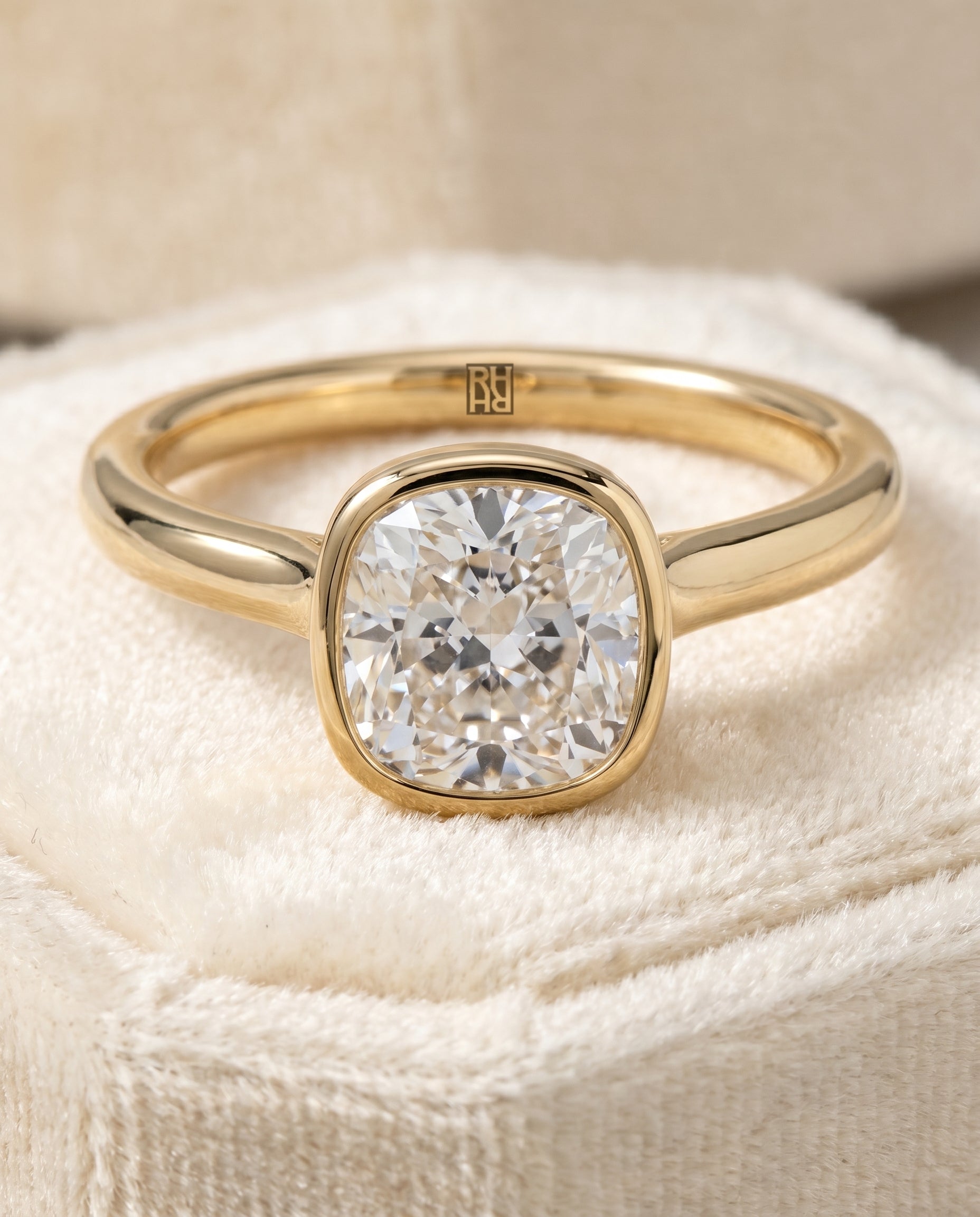 18K Yellow Gold band of The Duran cushion engagement ring setting | RockHer