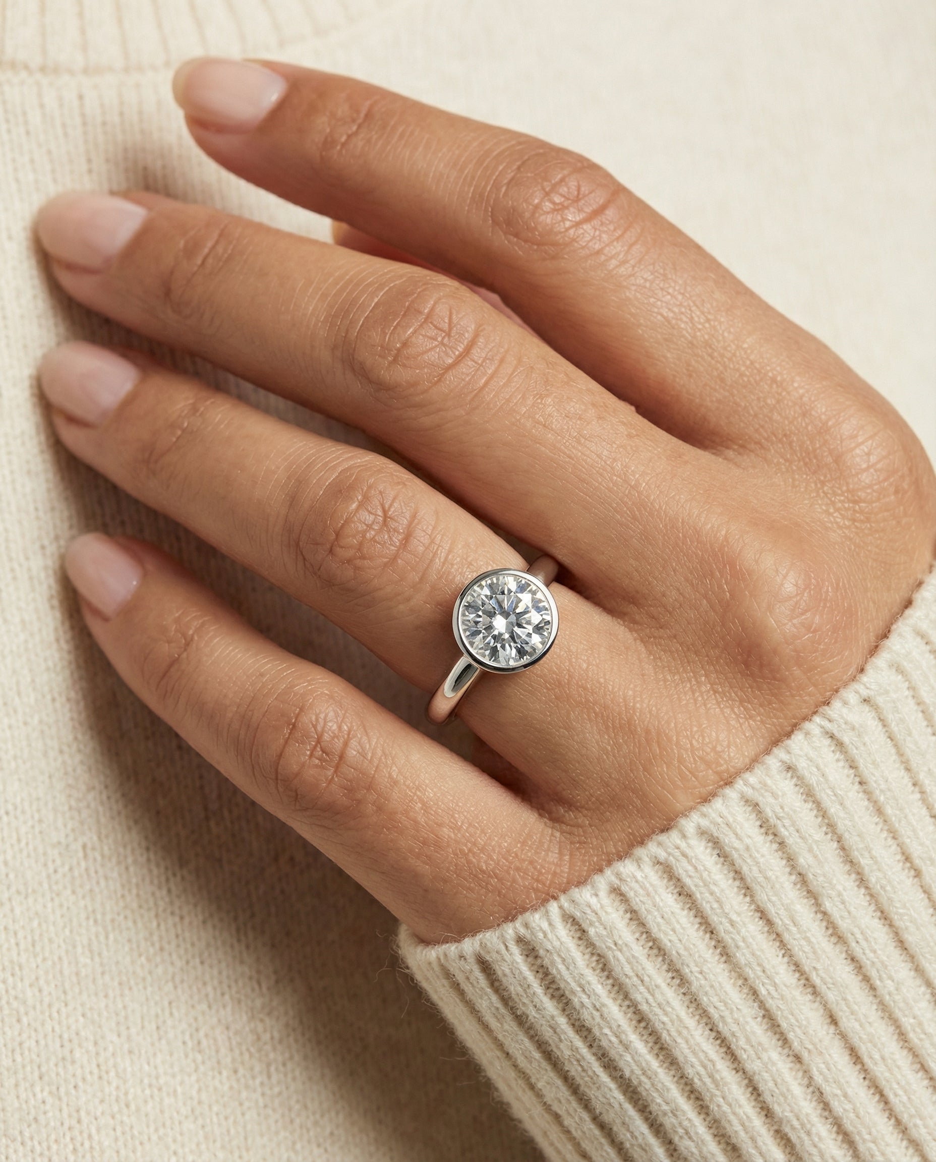 Platinum band of The Duran round engagement ring setting | RockHer